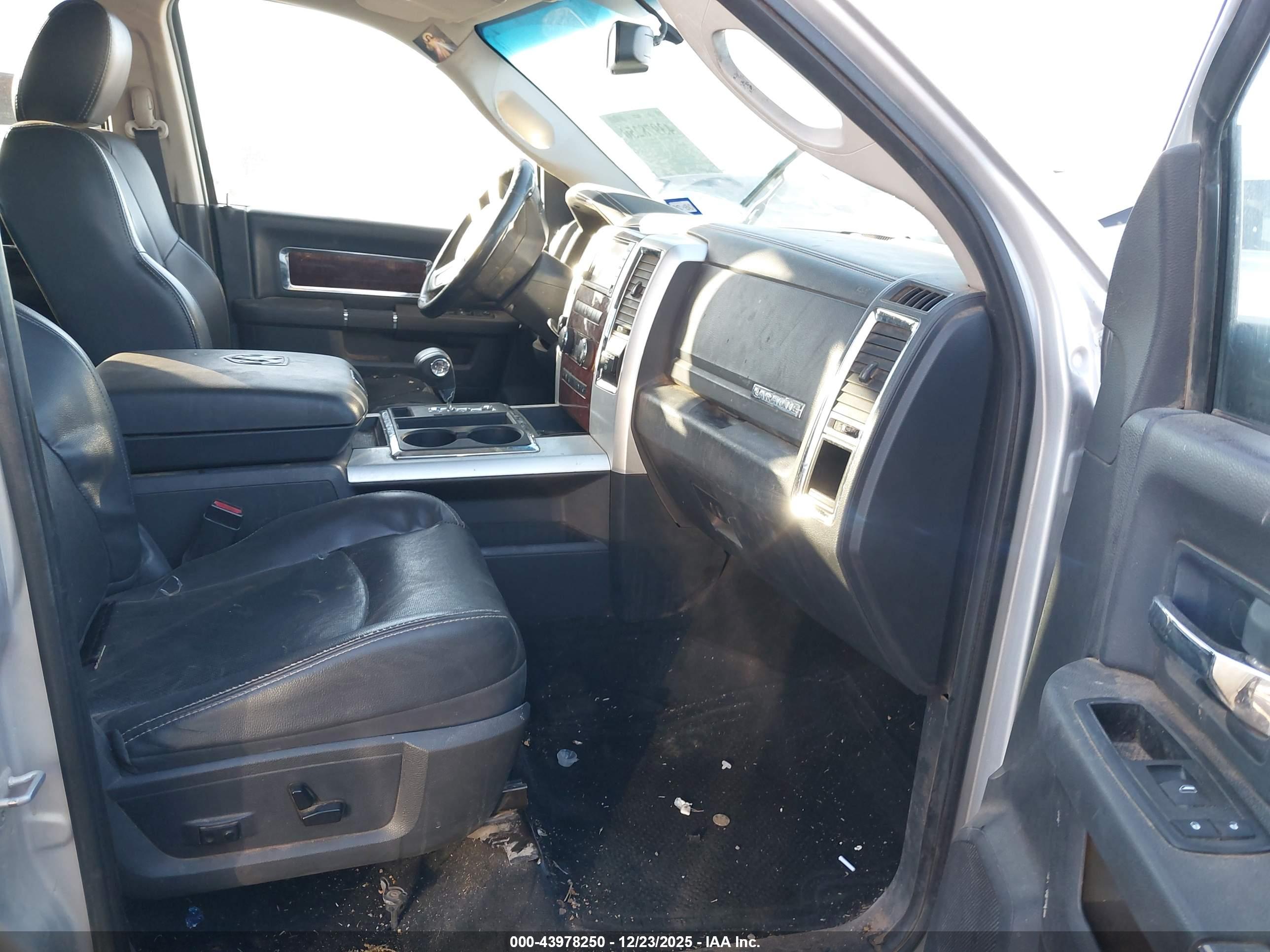 DODGE RAM image 5