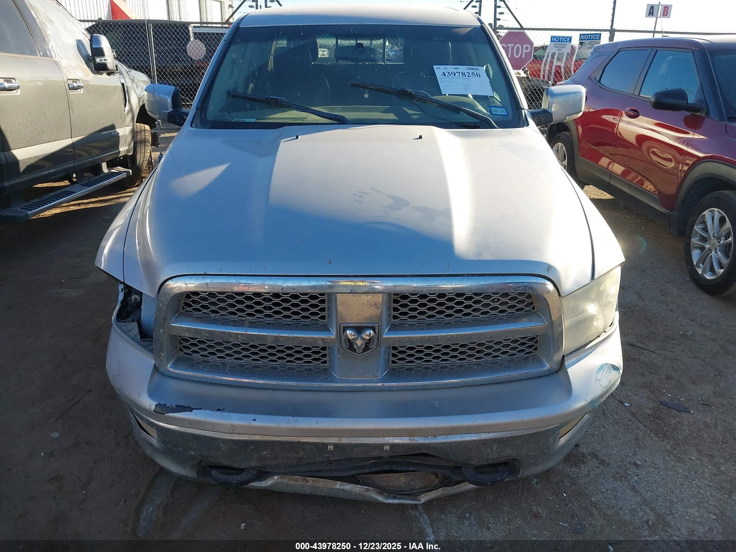 DODGE RAM image 6