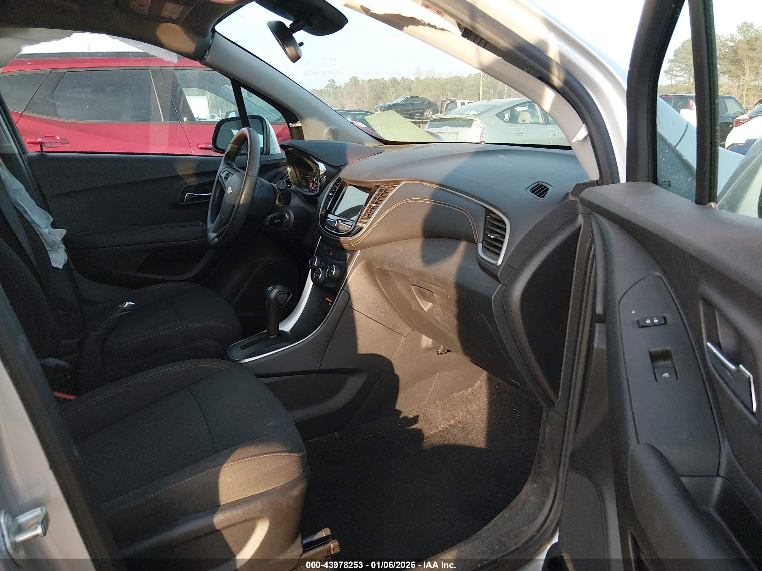 CHEVROLET TRAX image 5