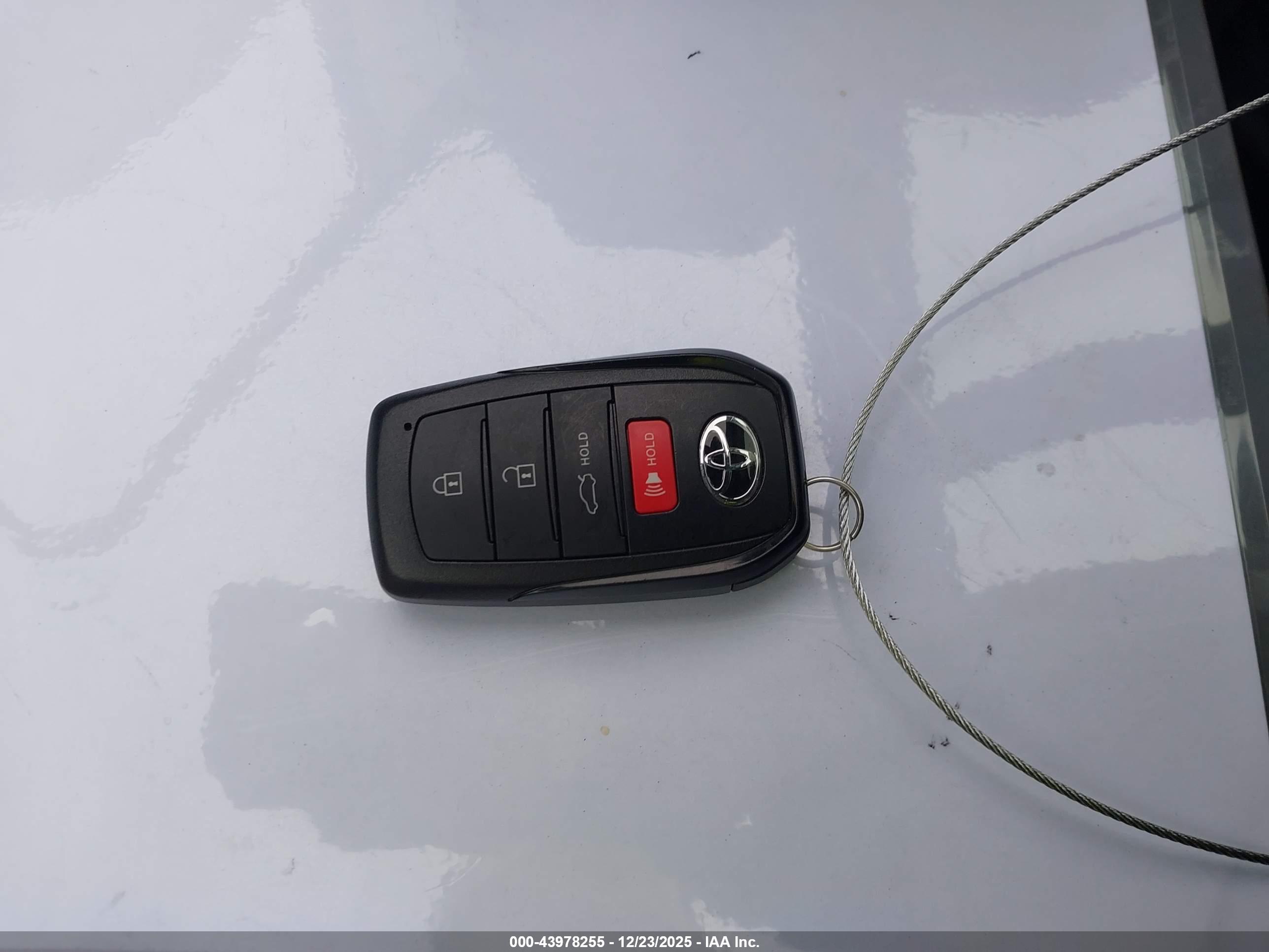 TOYOTA COROLLA image 11