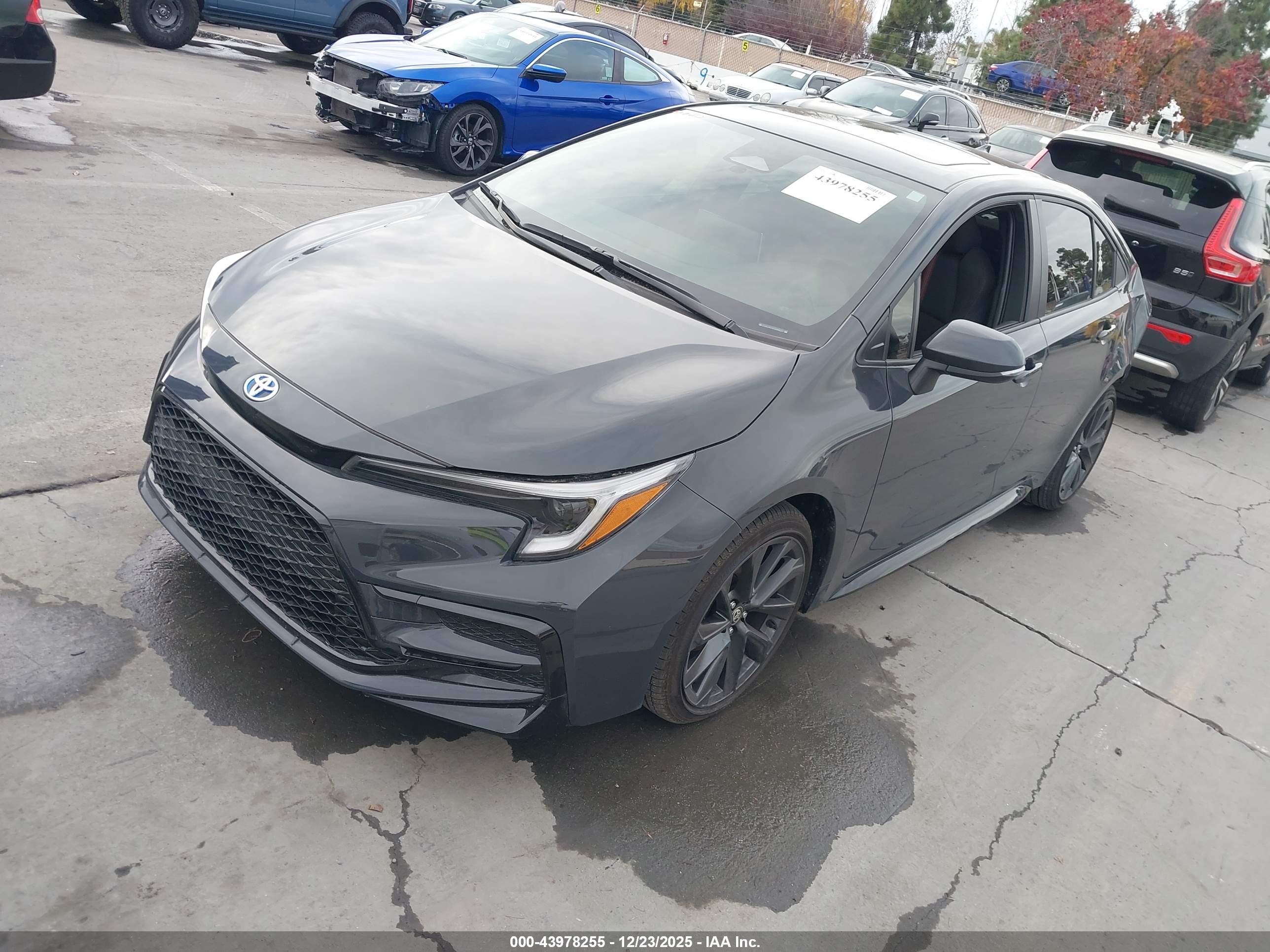 TOYOTA COROLLA image 2