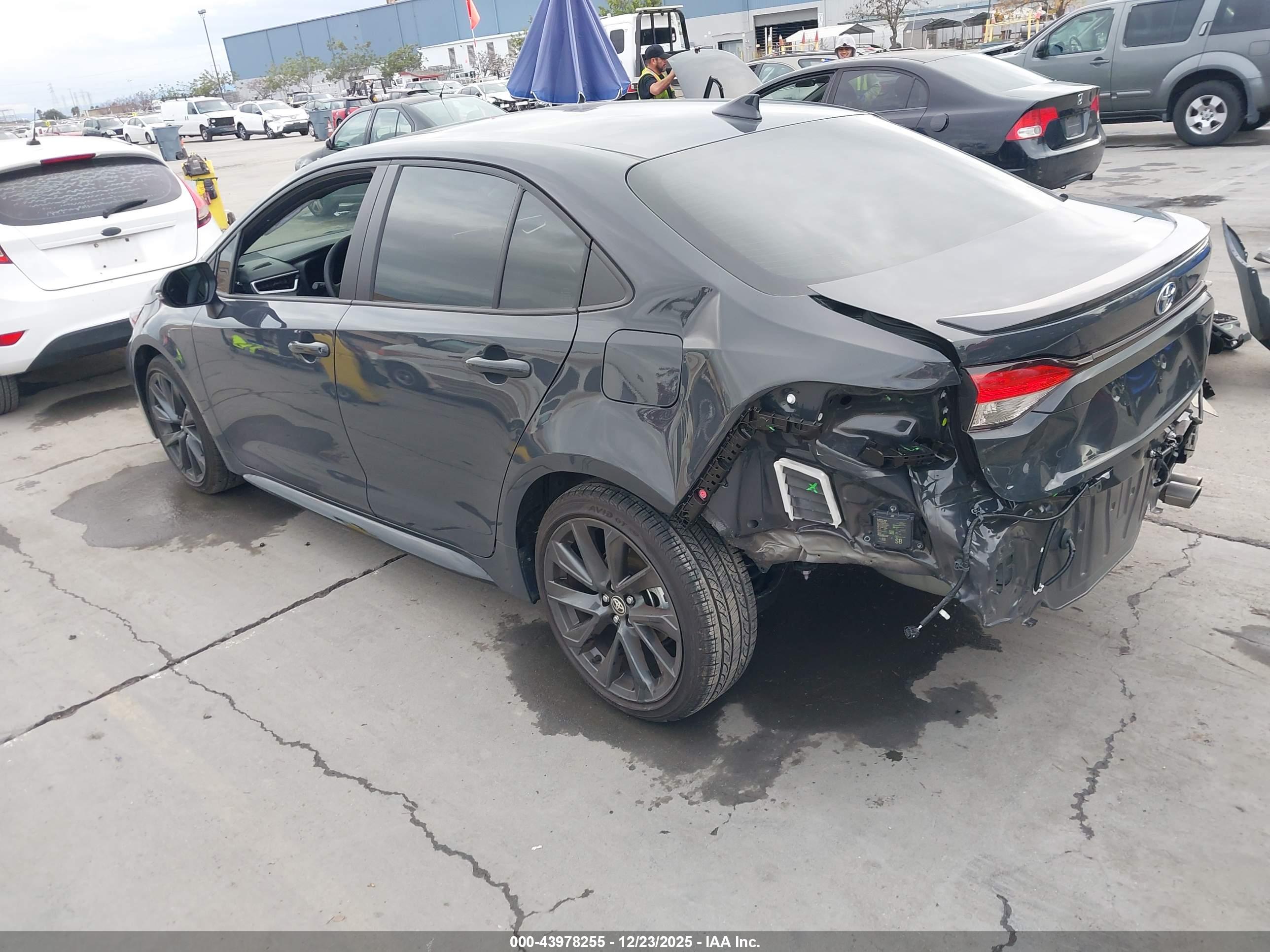 TOYOTA COROLLA image 3