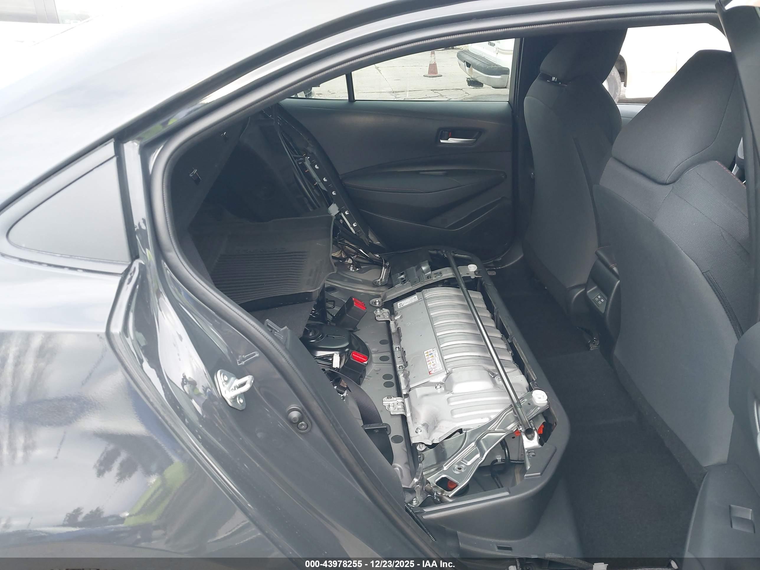 TOYOTA COROLLA image 8