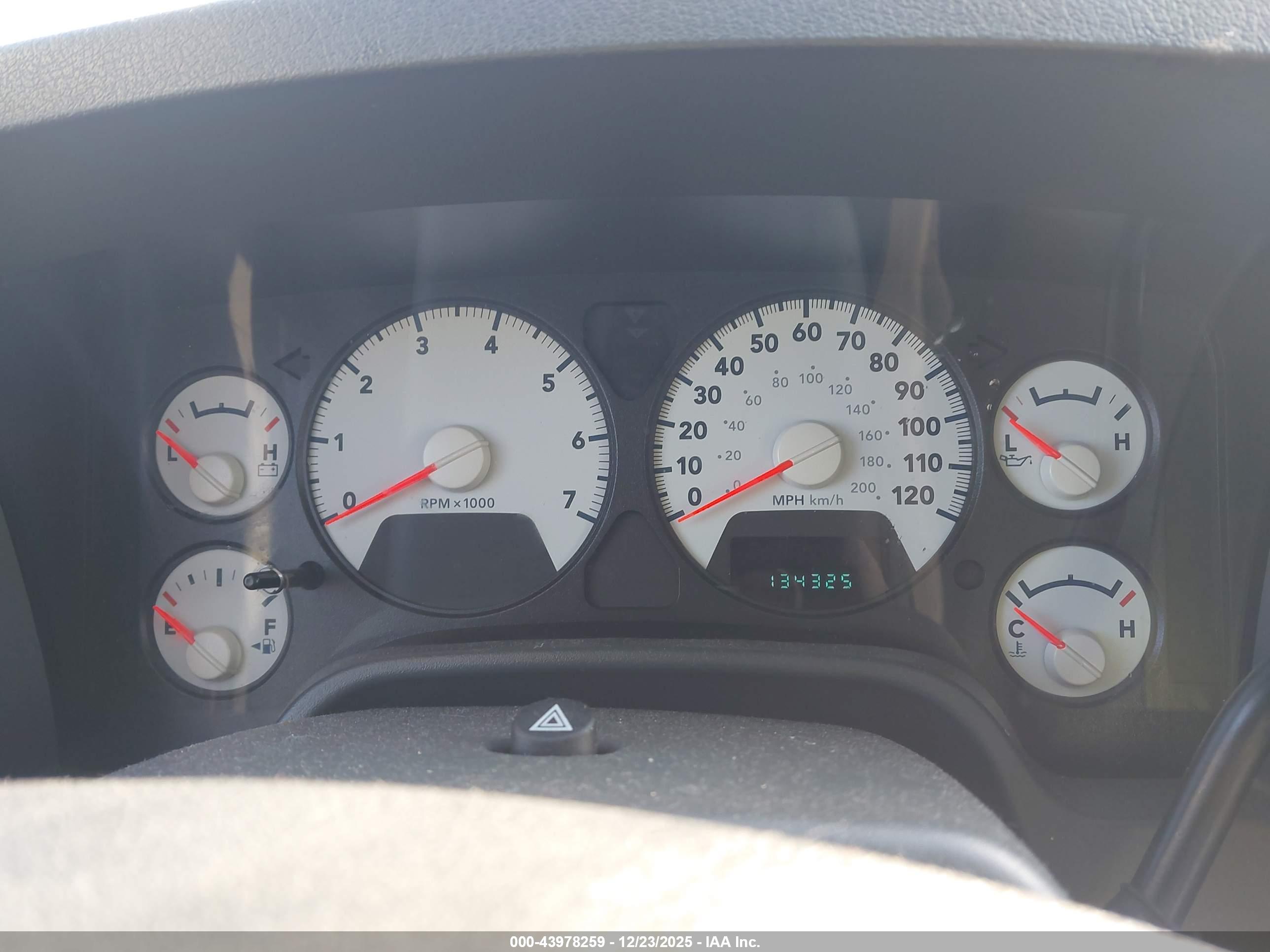DODGE RAM image 7