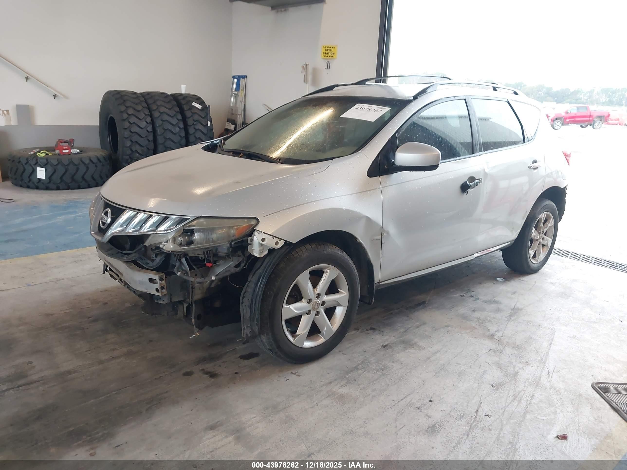 NISSAN MURANO image 2