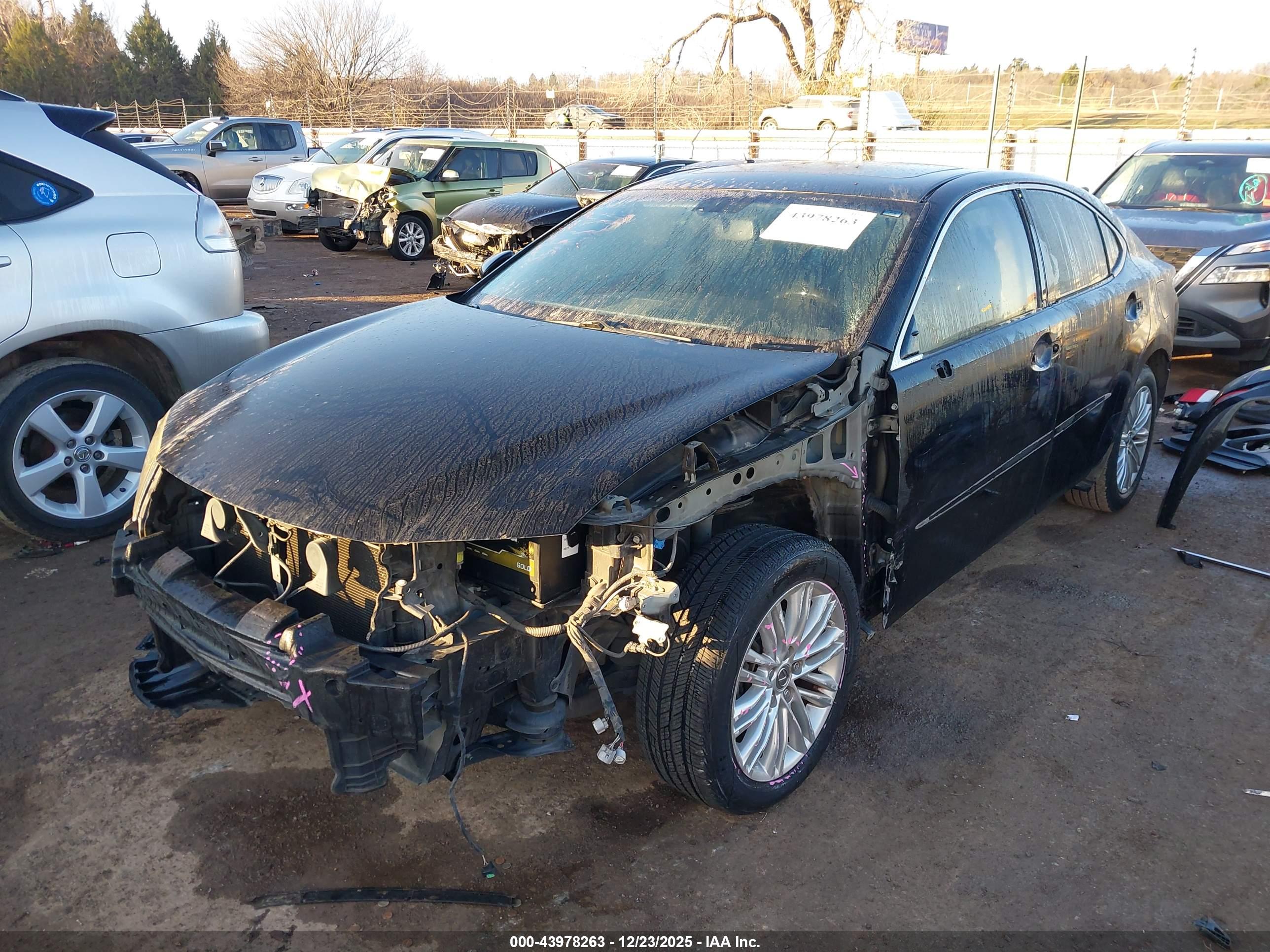 LEXUS ES image 2