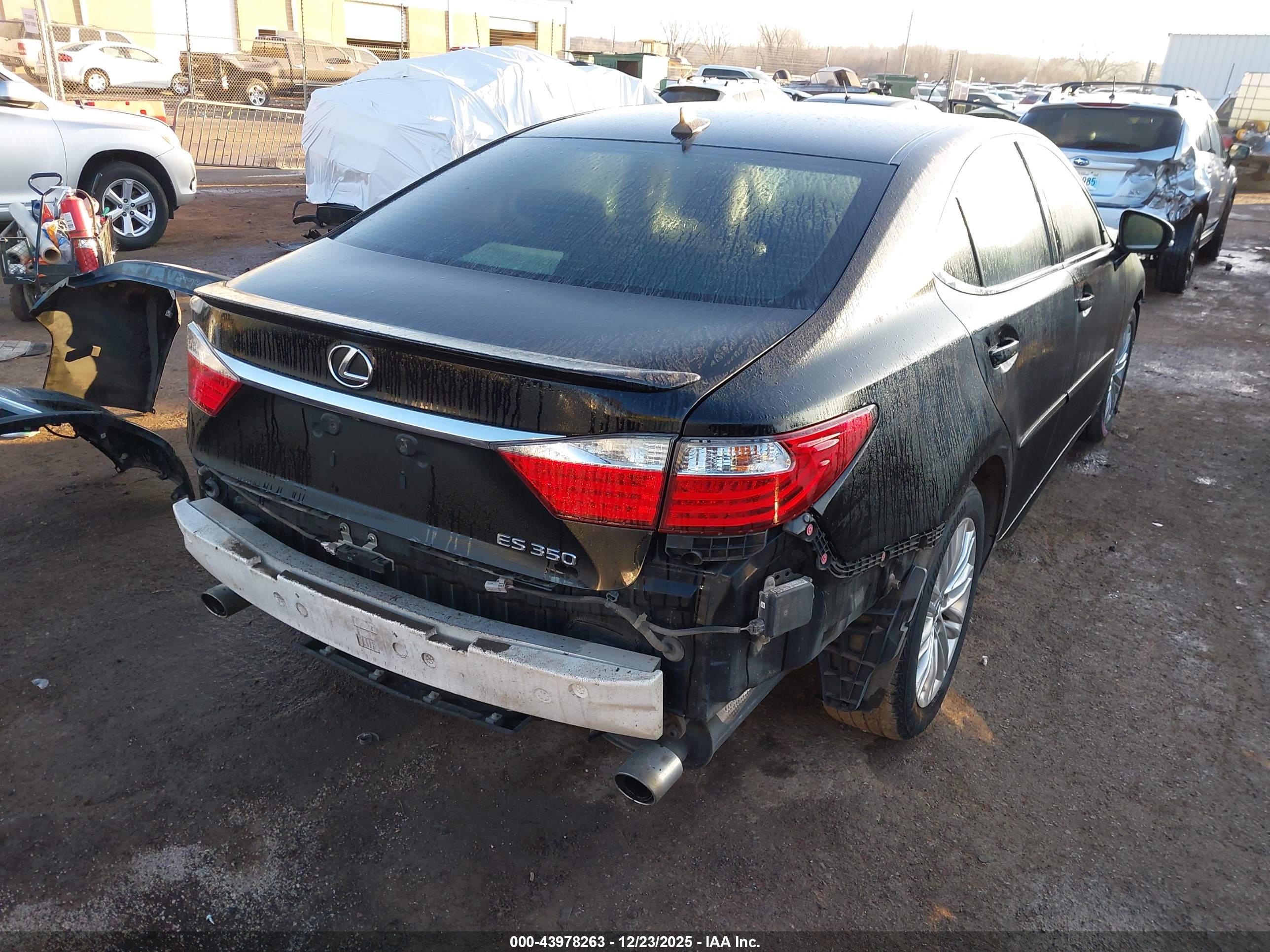 LEXUS ES image 4