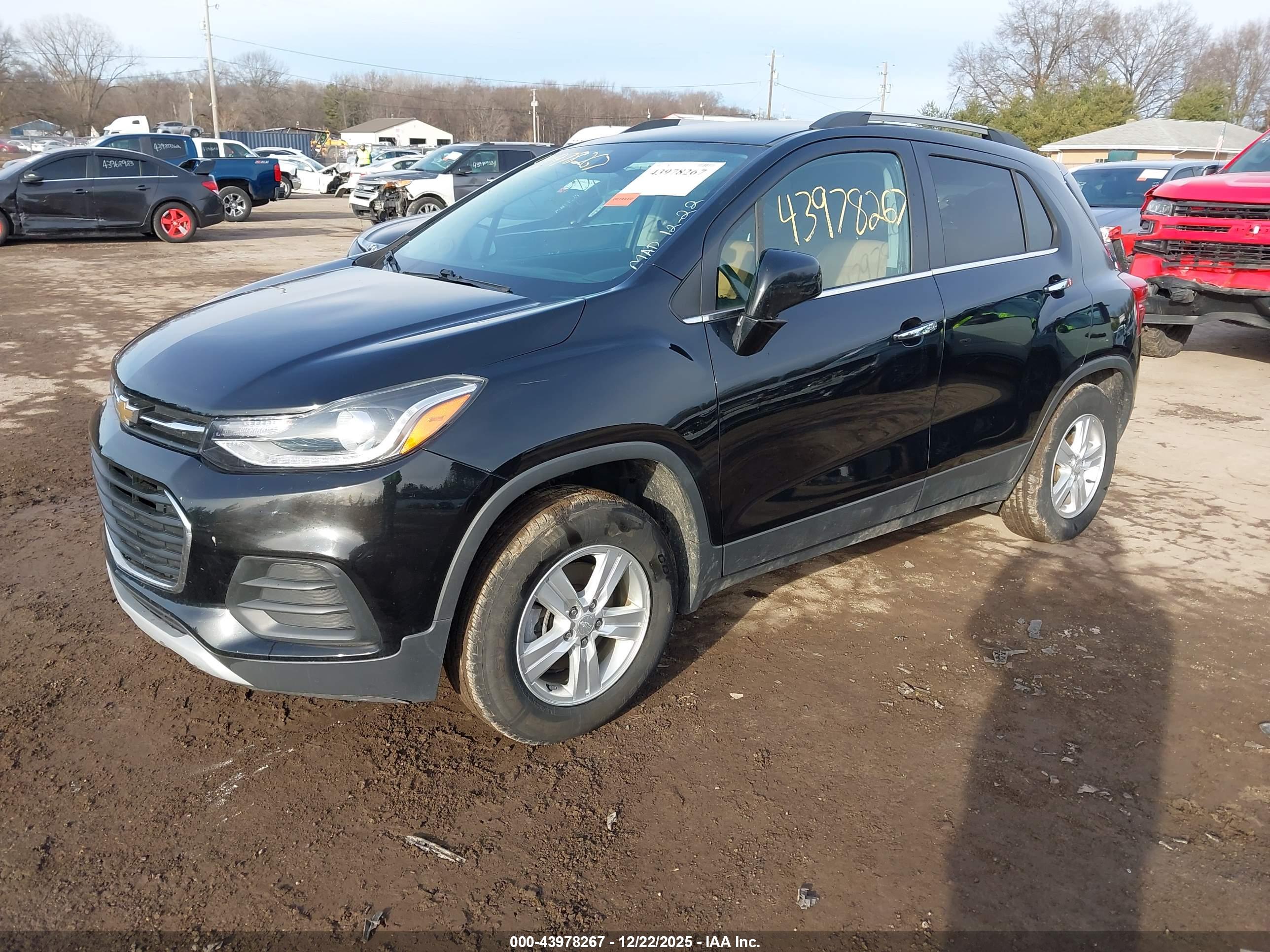 CHEVROLET TRAX image 2