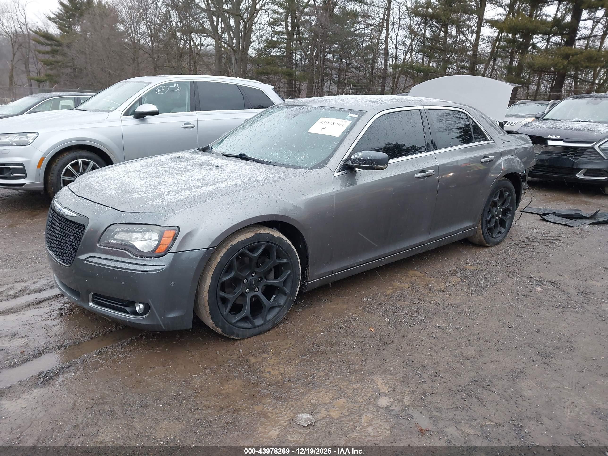 CHRYSLER 300 image 2