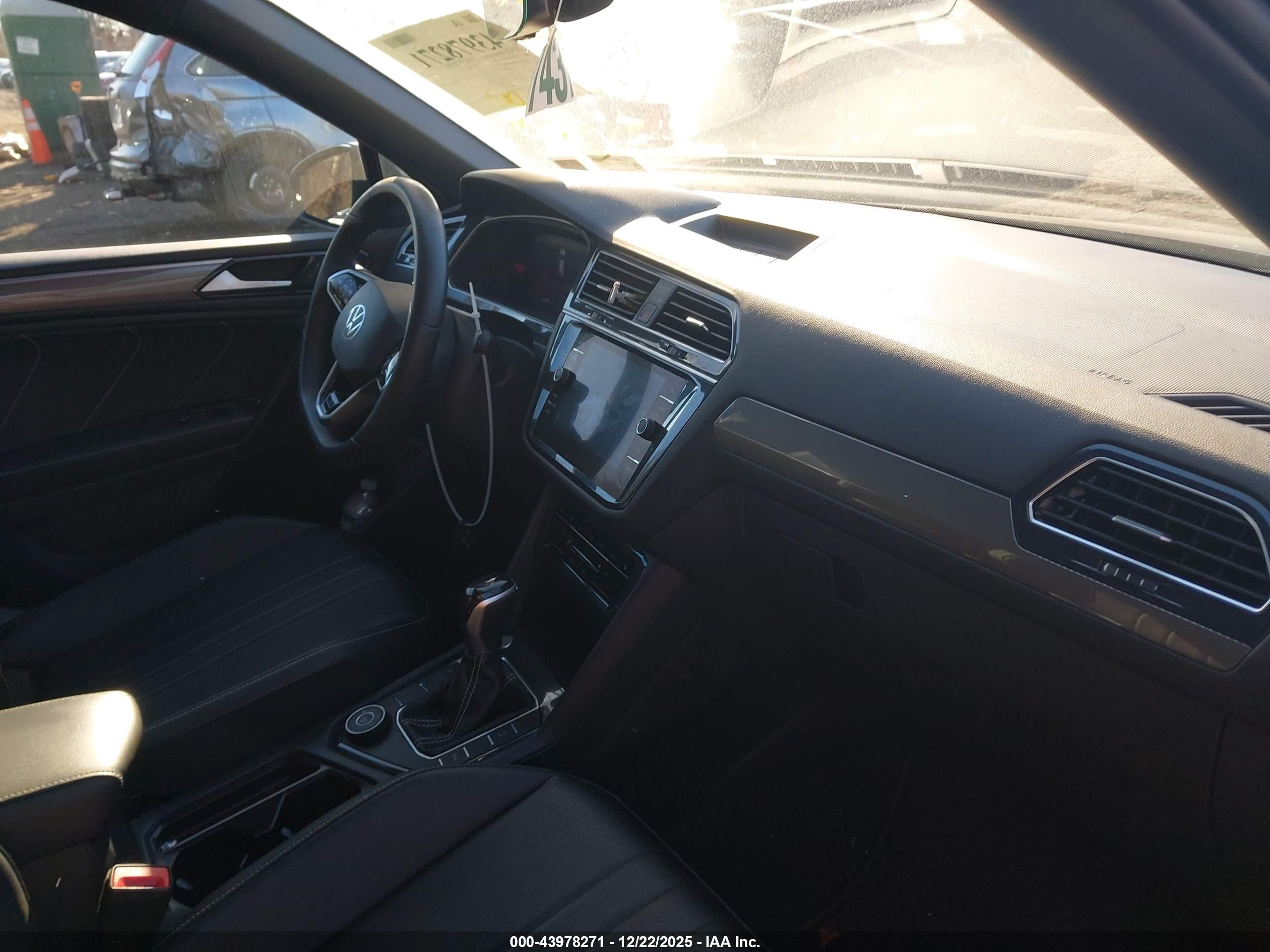 VOLKSWAGEN TIGUAN image 5