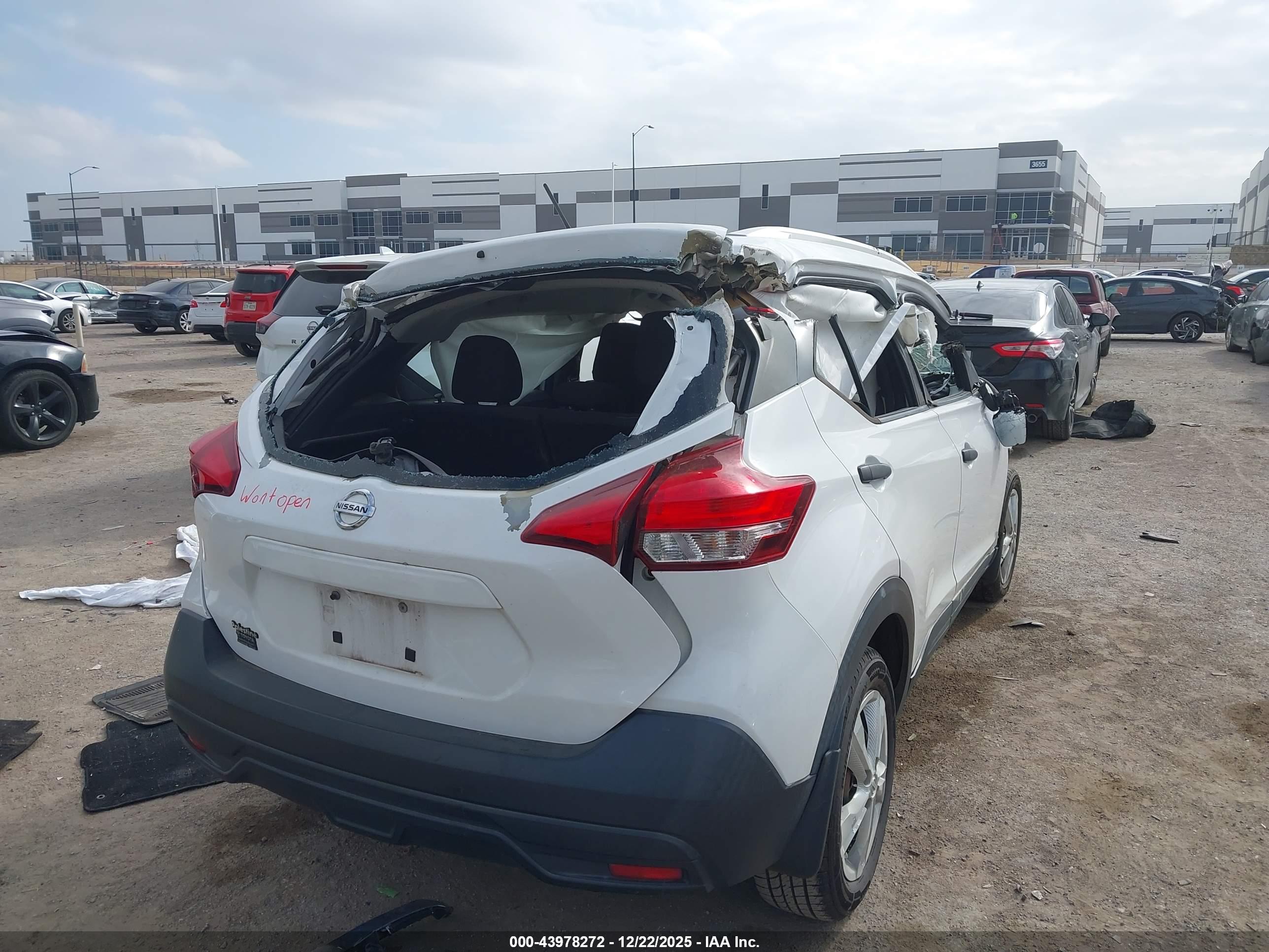 NISSAN KICKS image 4