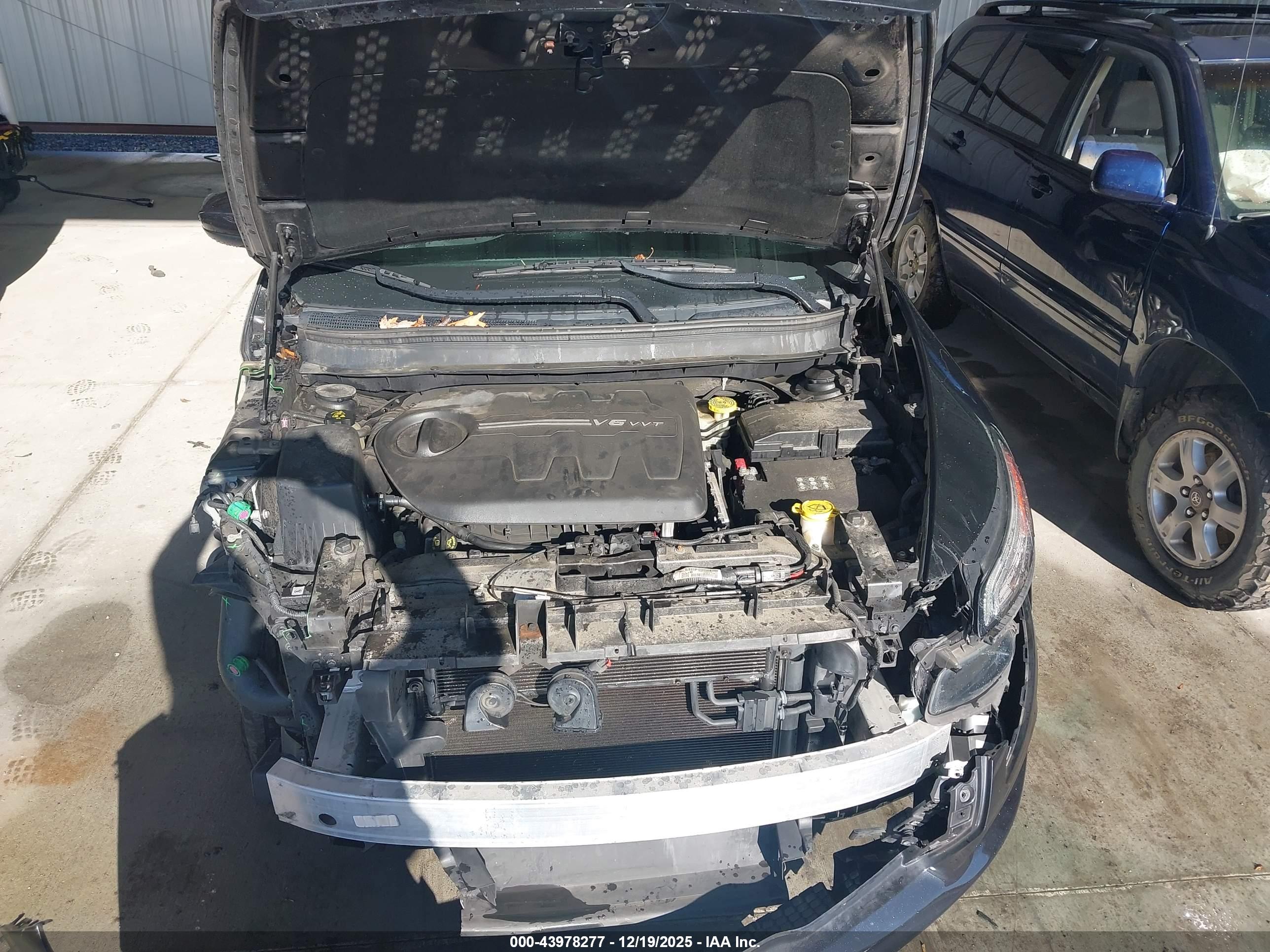 JEEP CHEROKEE image 10