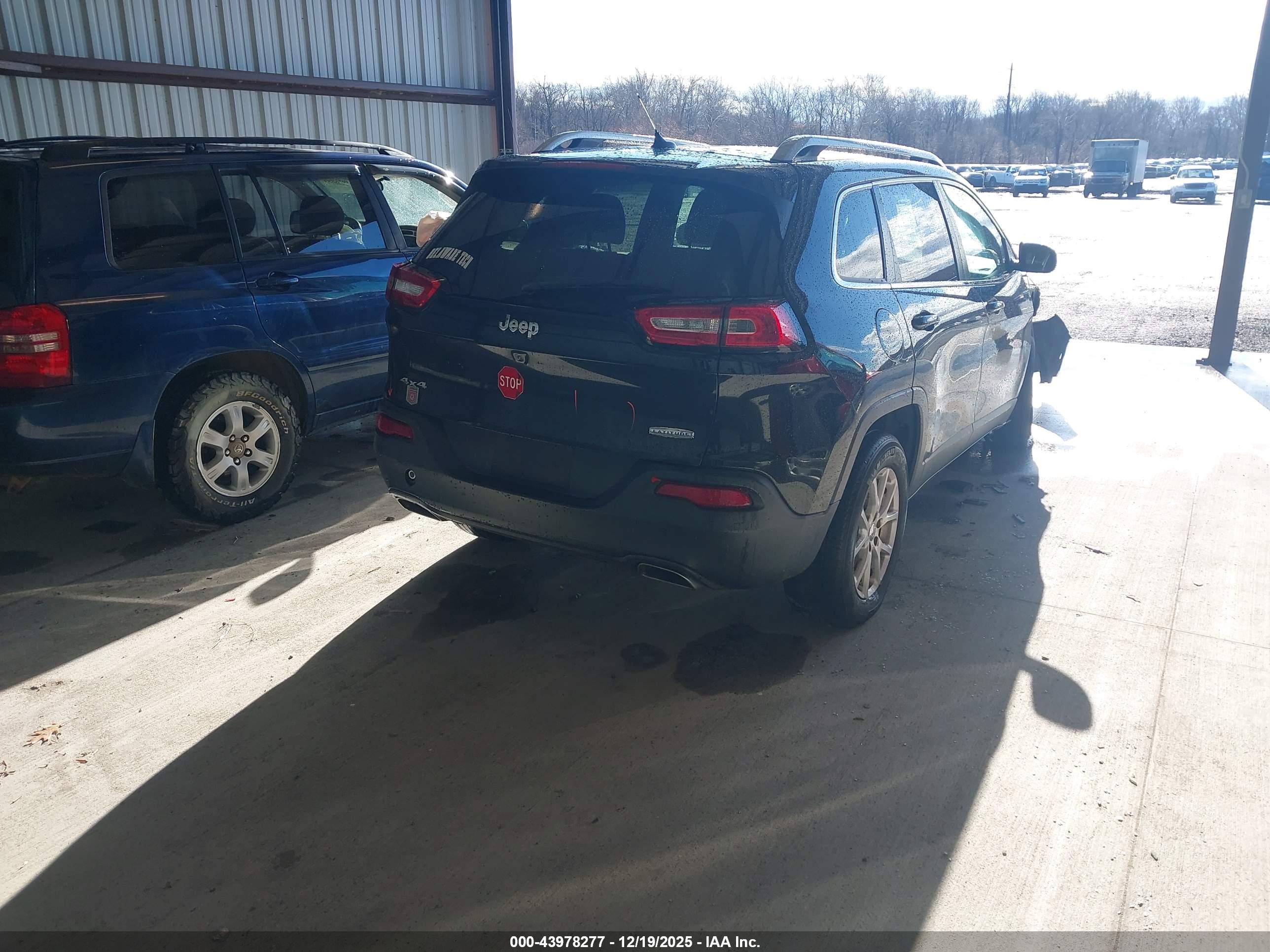 JEEP CHEROKEE image 4