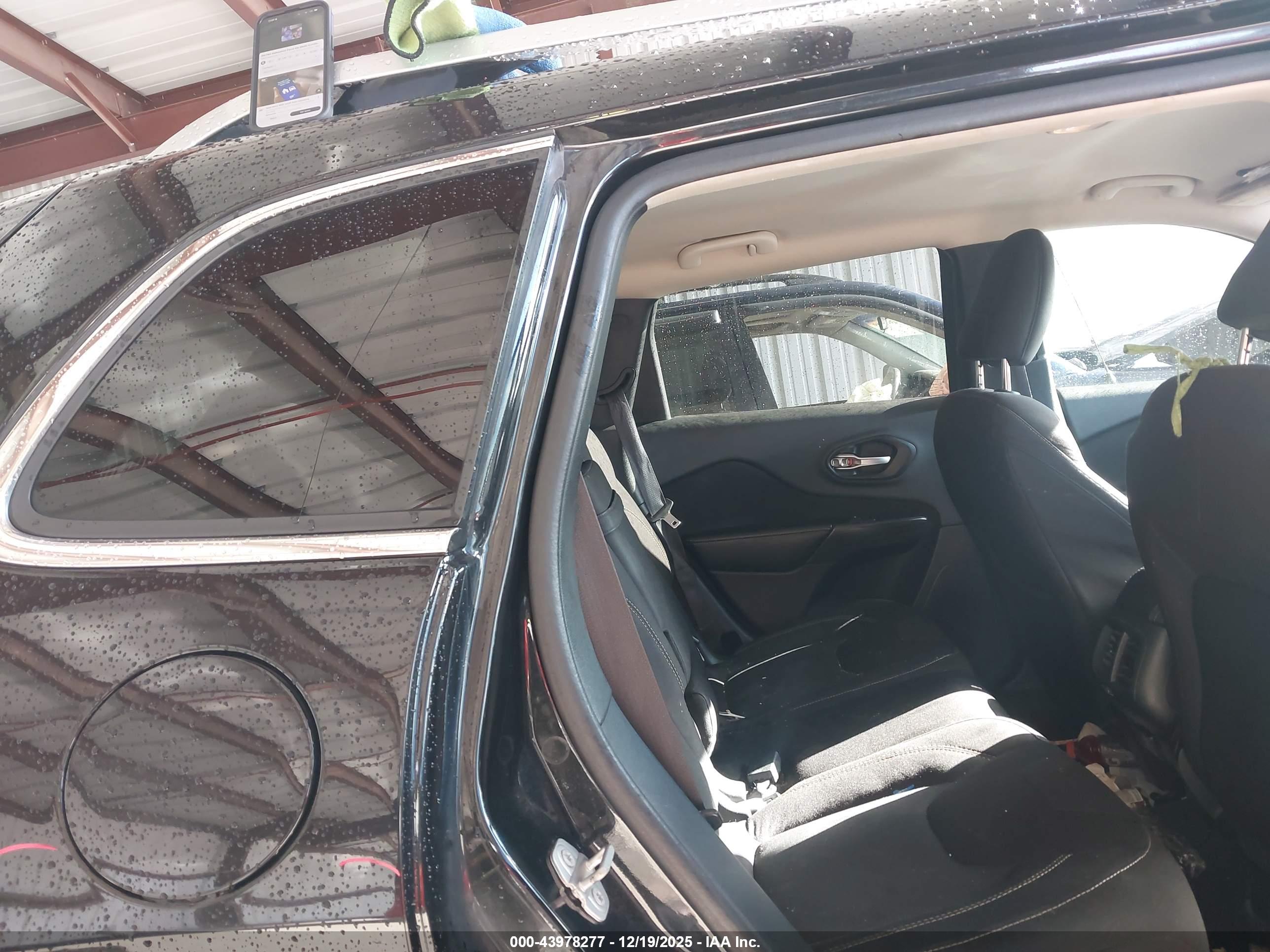 JEEP CHEROKEE image 8