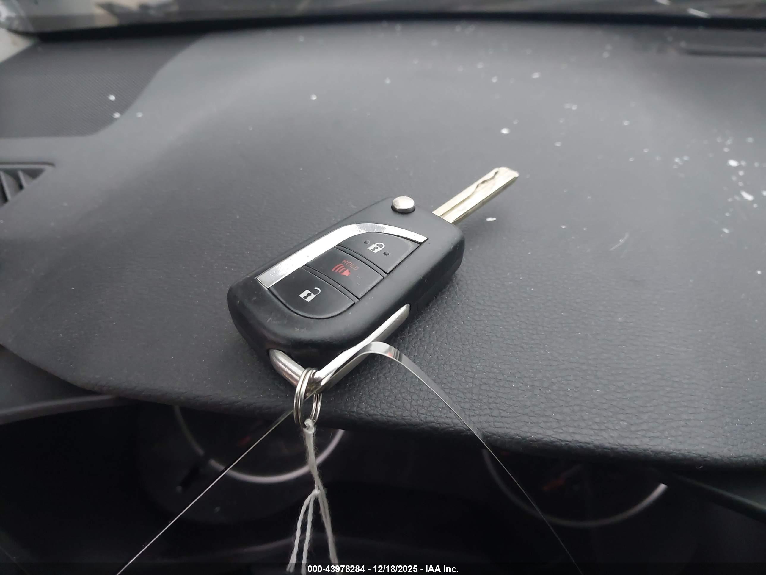 TOYOTA RAV4 image 11