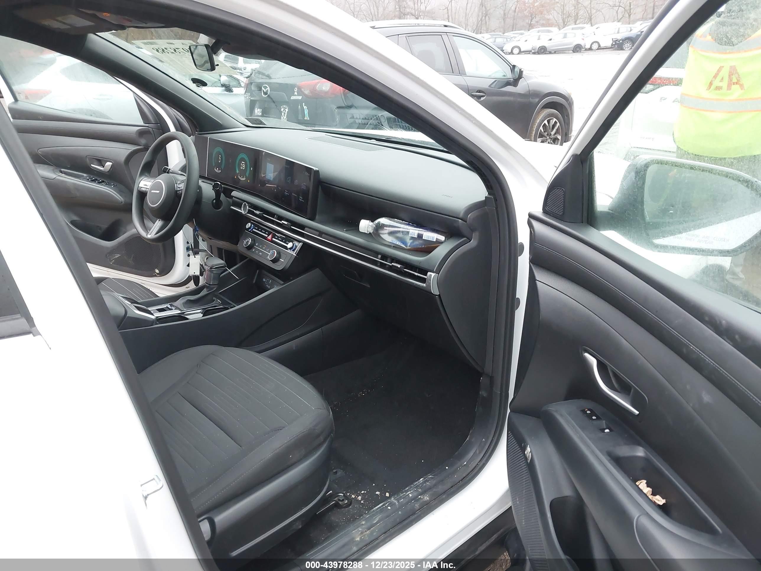 HYUNDAI SANTA image 5