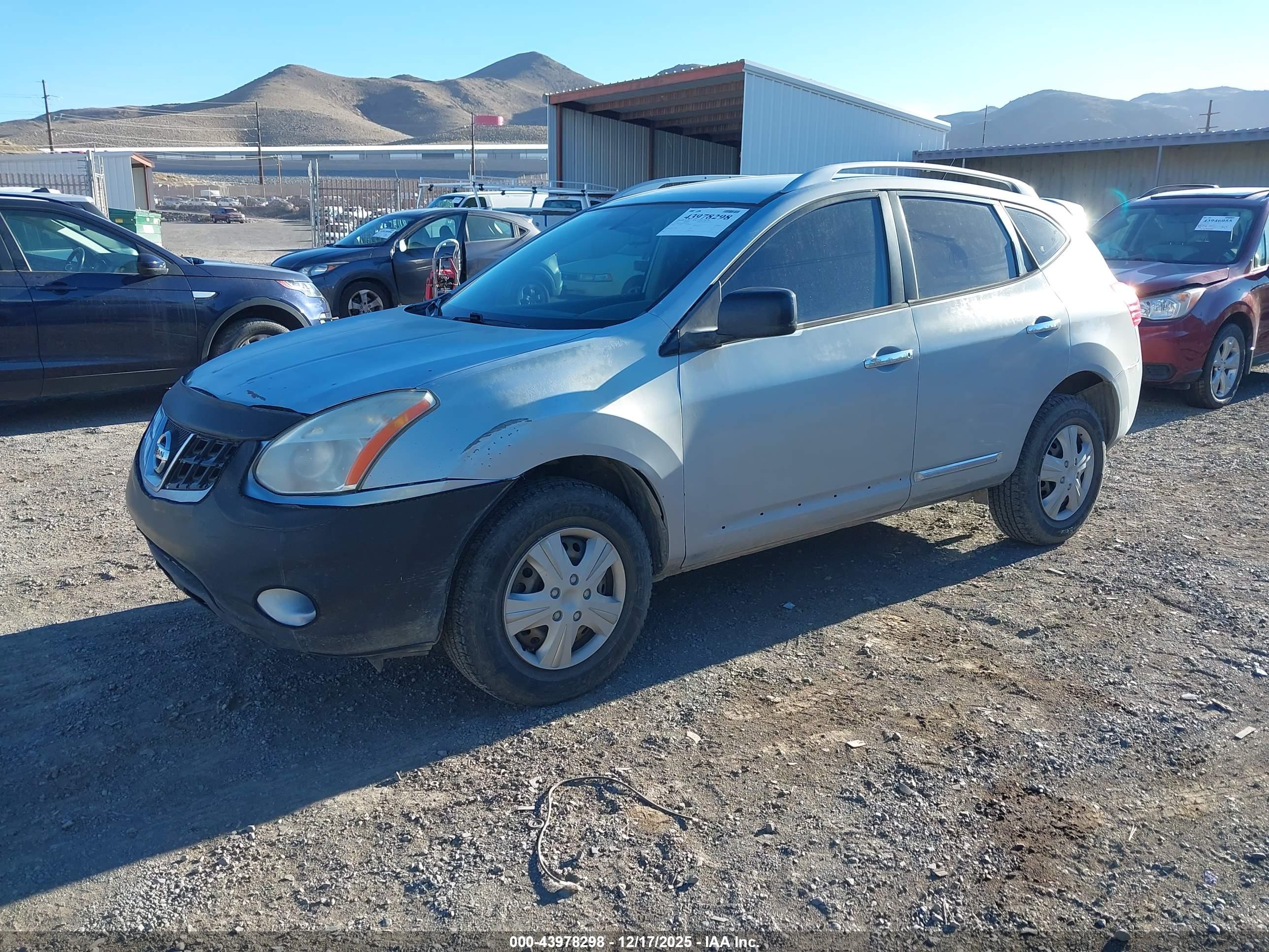 NISSAN ROGUE image 2