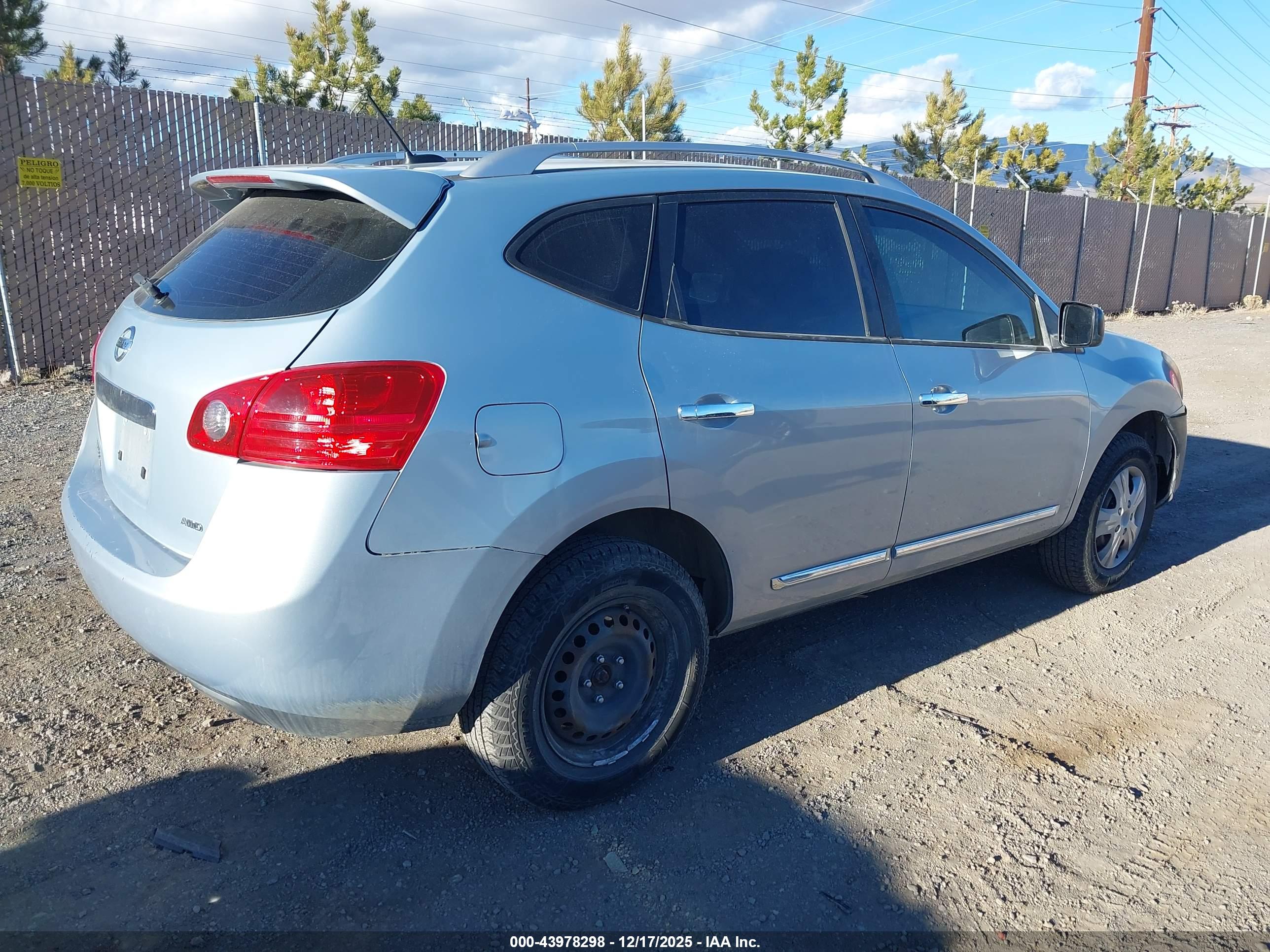 NISSAN ROGUE image 4