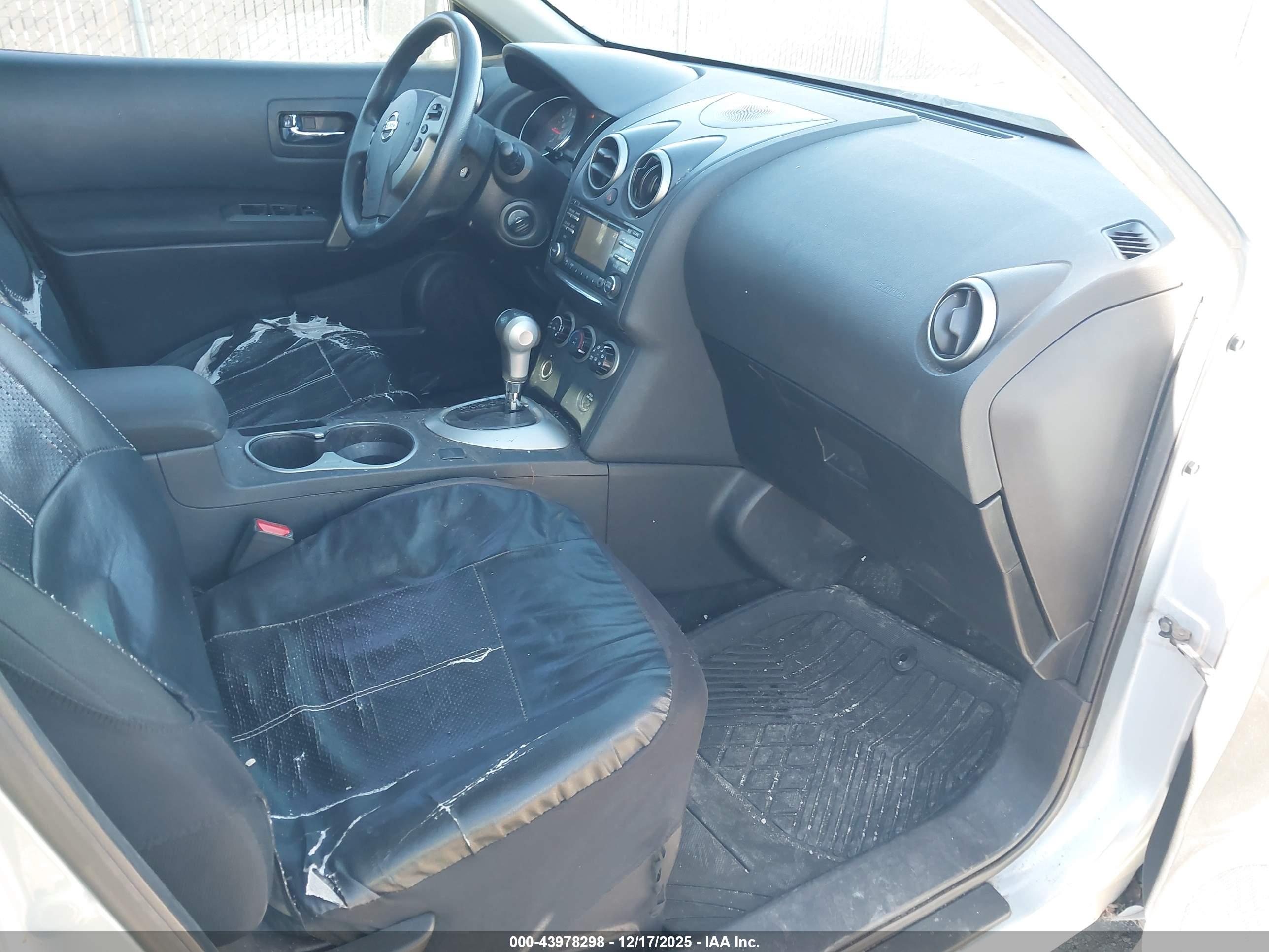 NISSAN ROGUE image 5