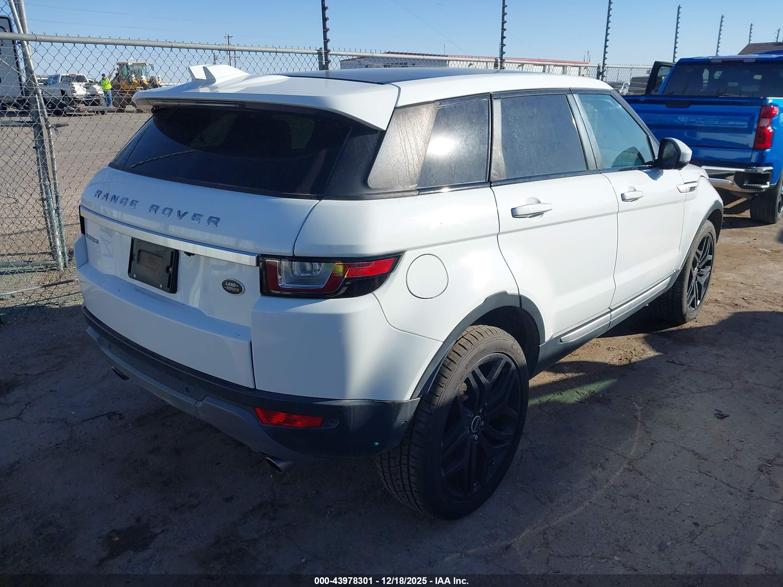 LAND ROVER image 4