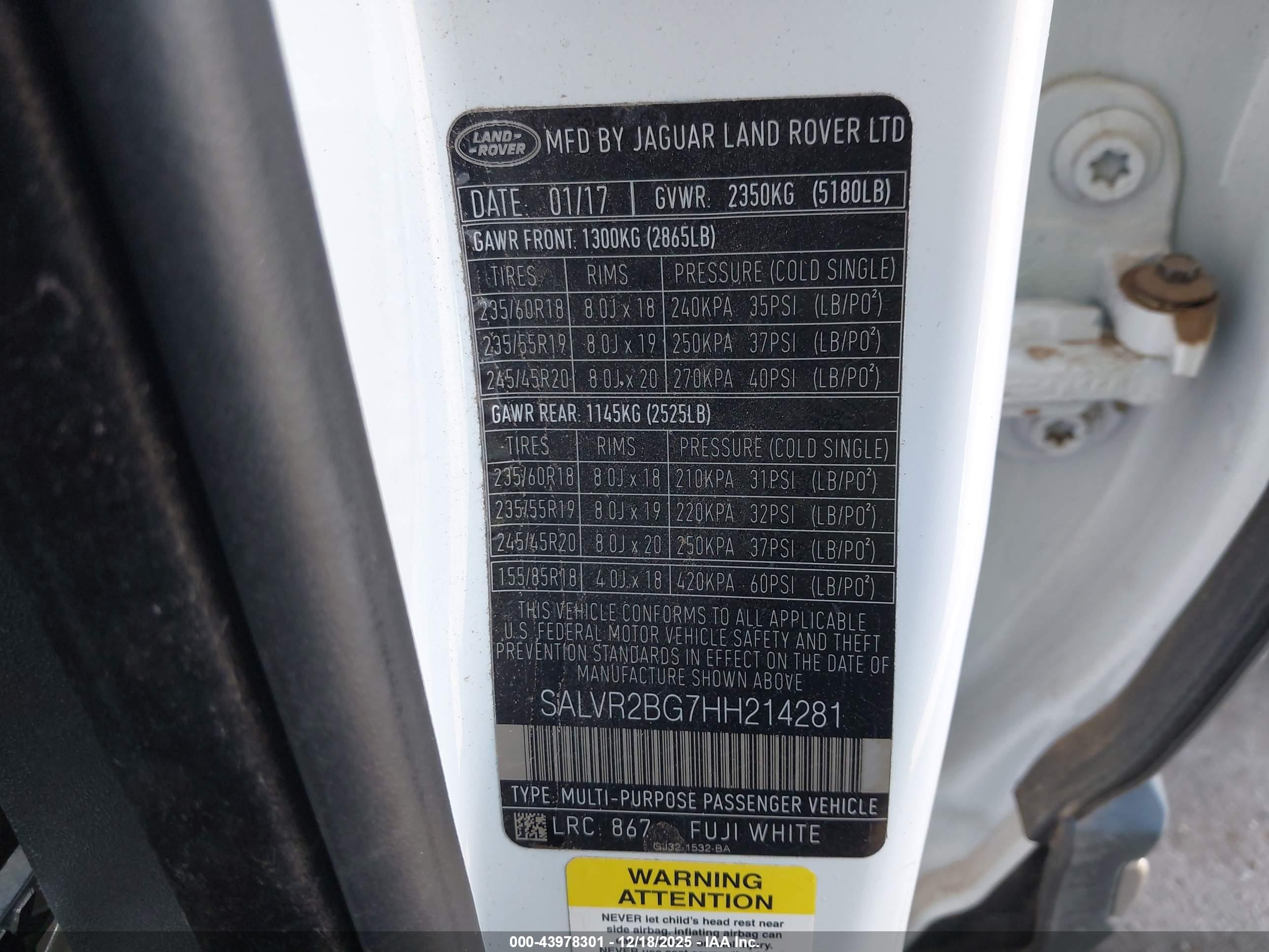 LAND ROVER image 9