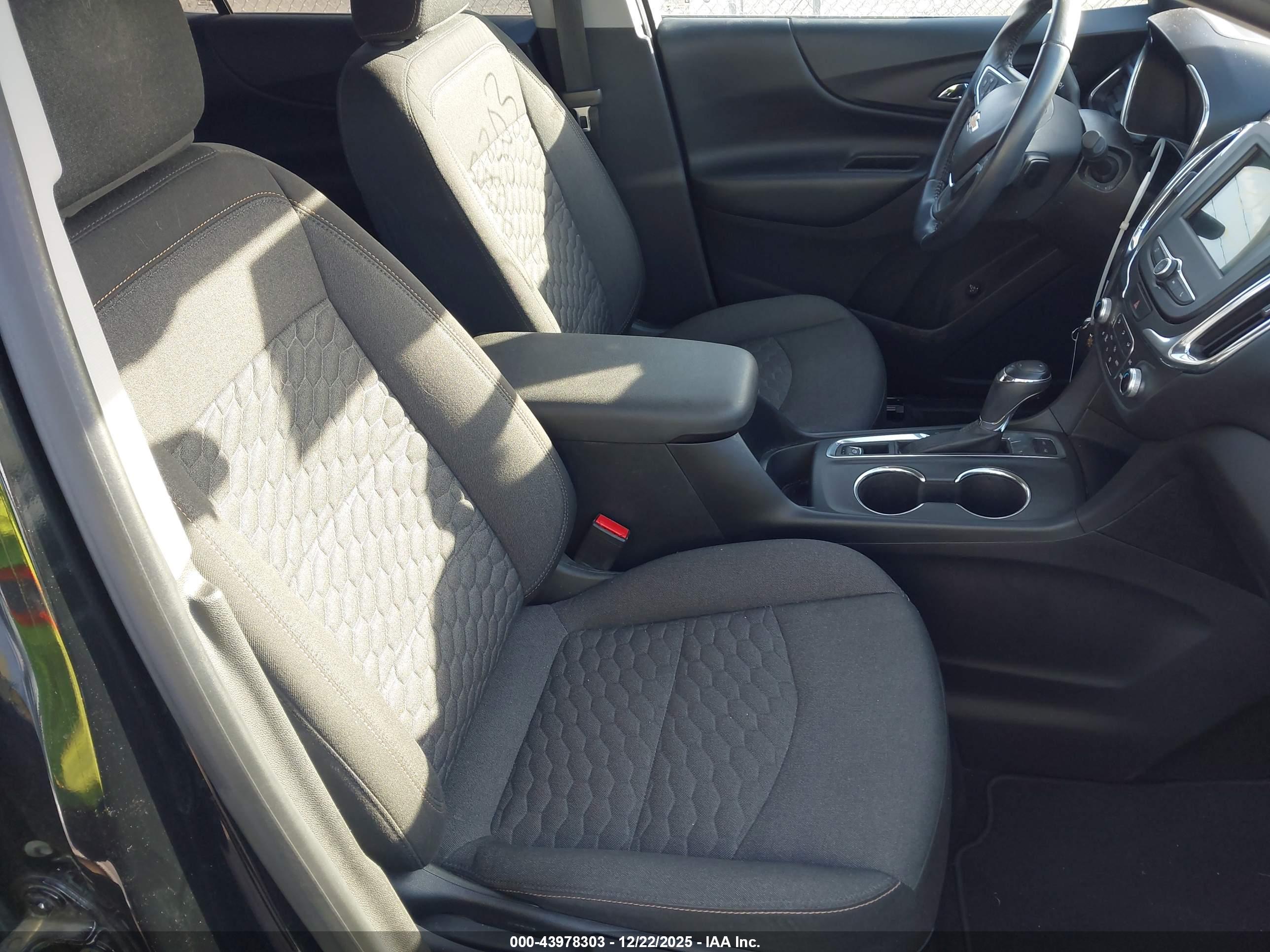 CHEVROLET EQUINOX image 5