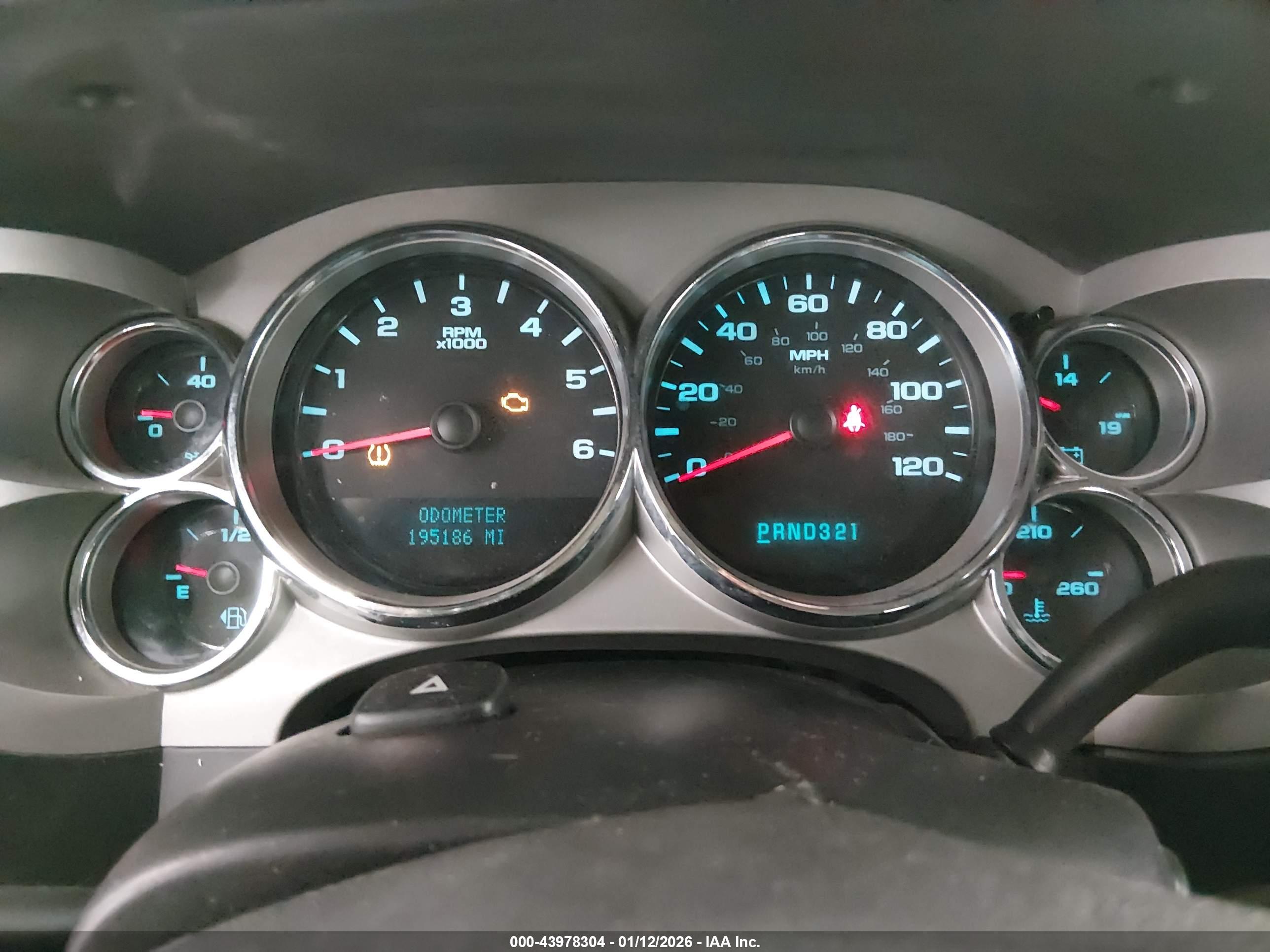 CHEVROLET SILVERADO image 7