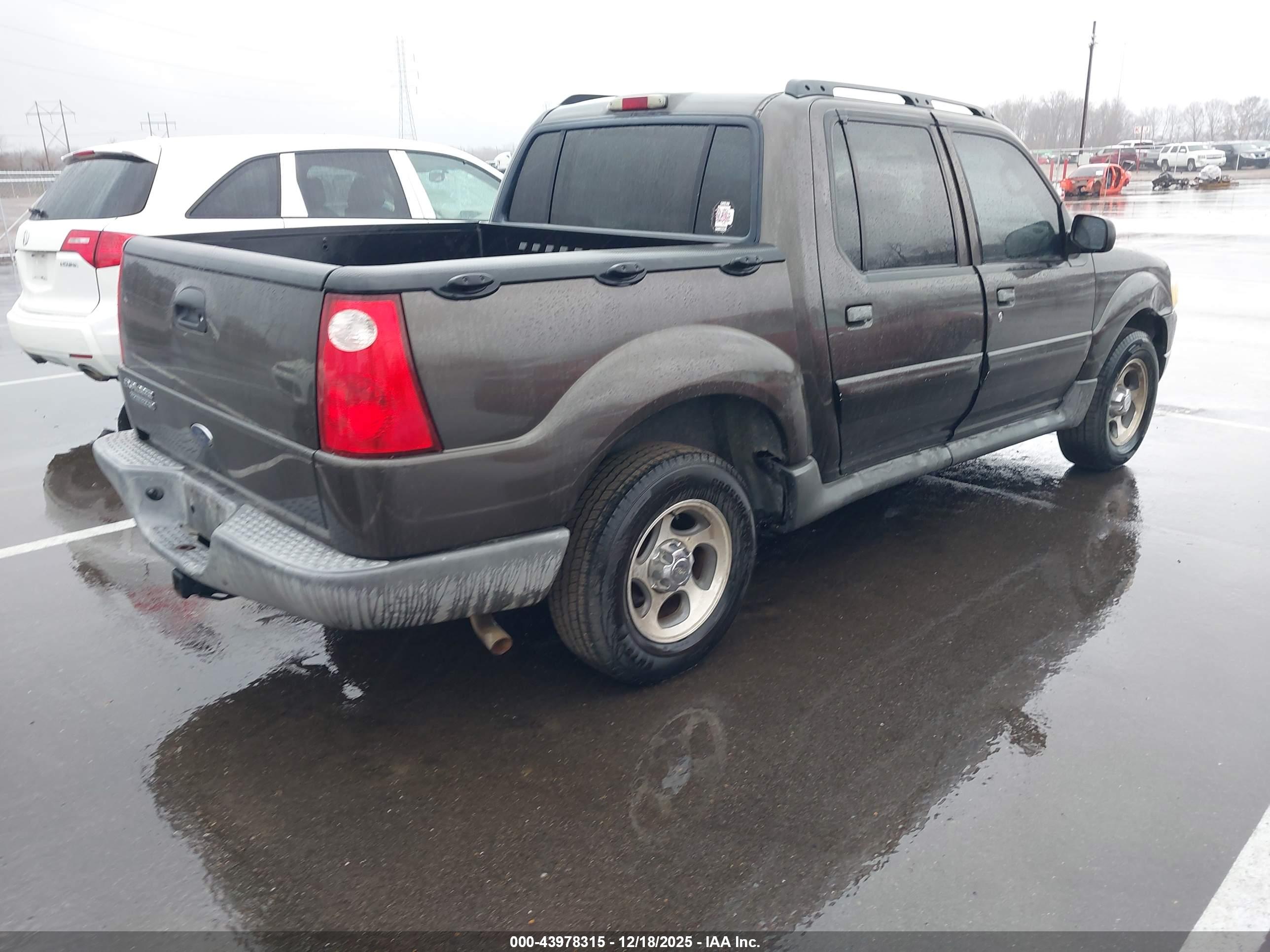 FORD EXPLORER image 4