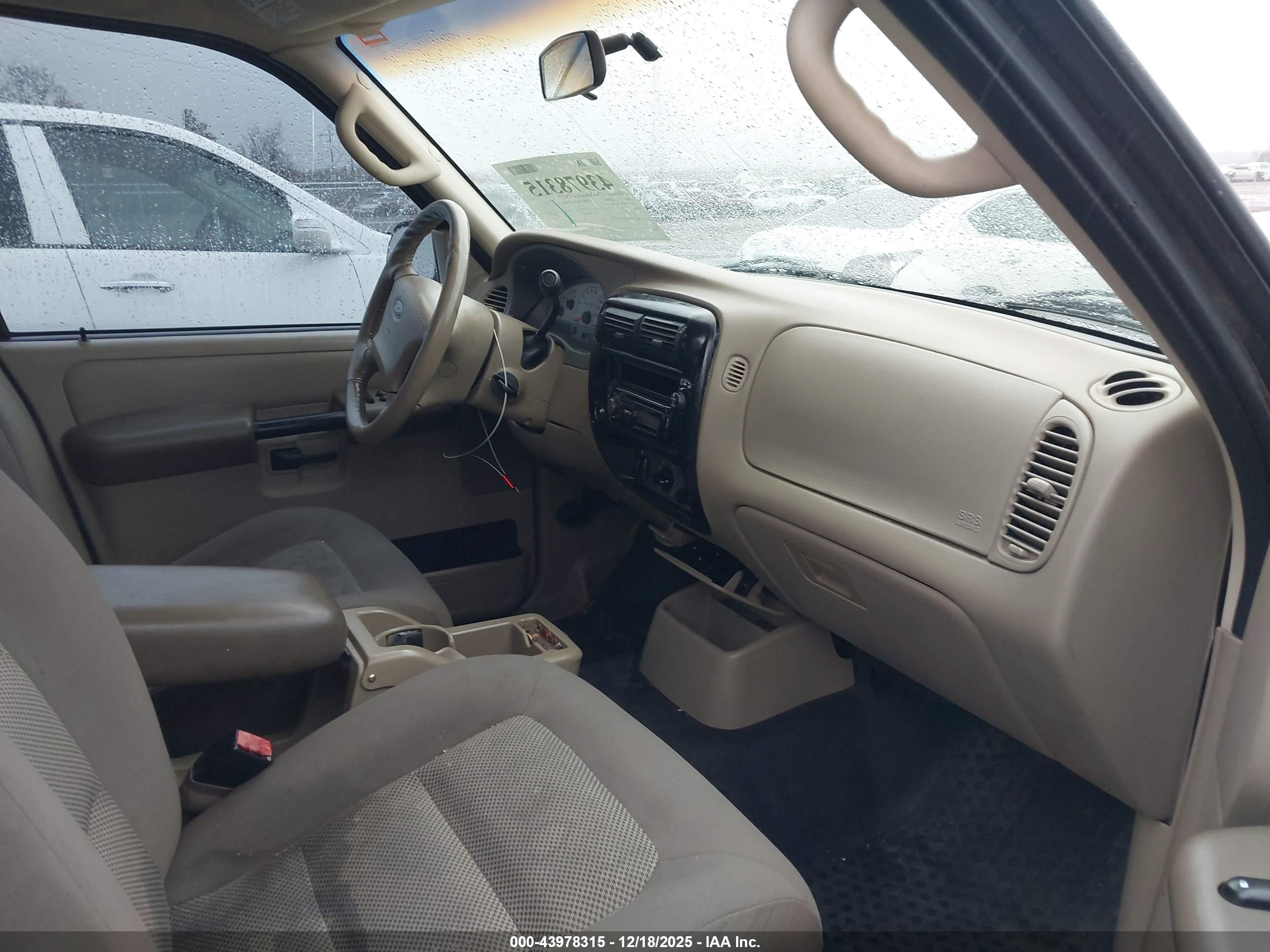 FORD EXPLORER image 5