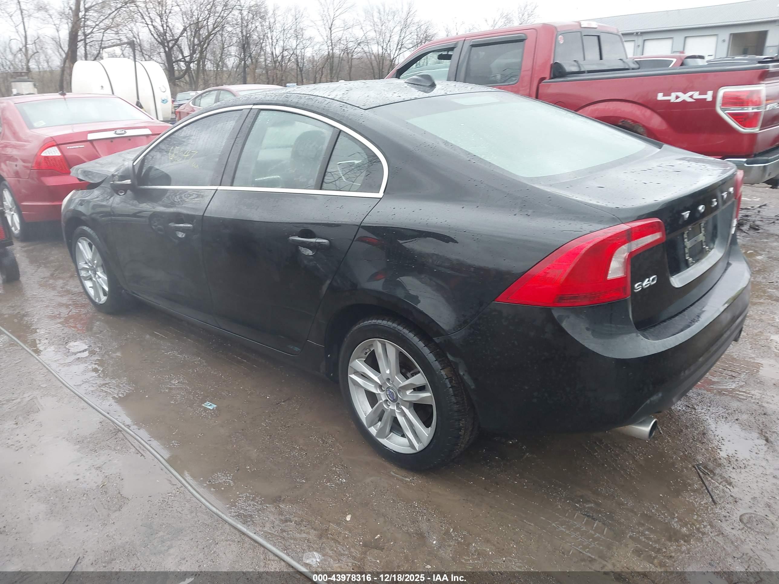 VOLVO S60 image 3