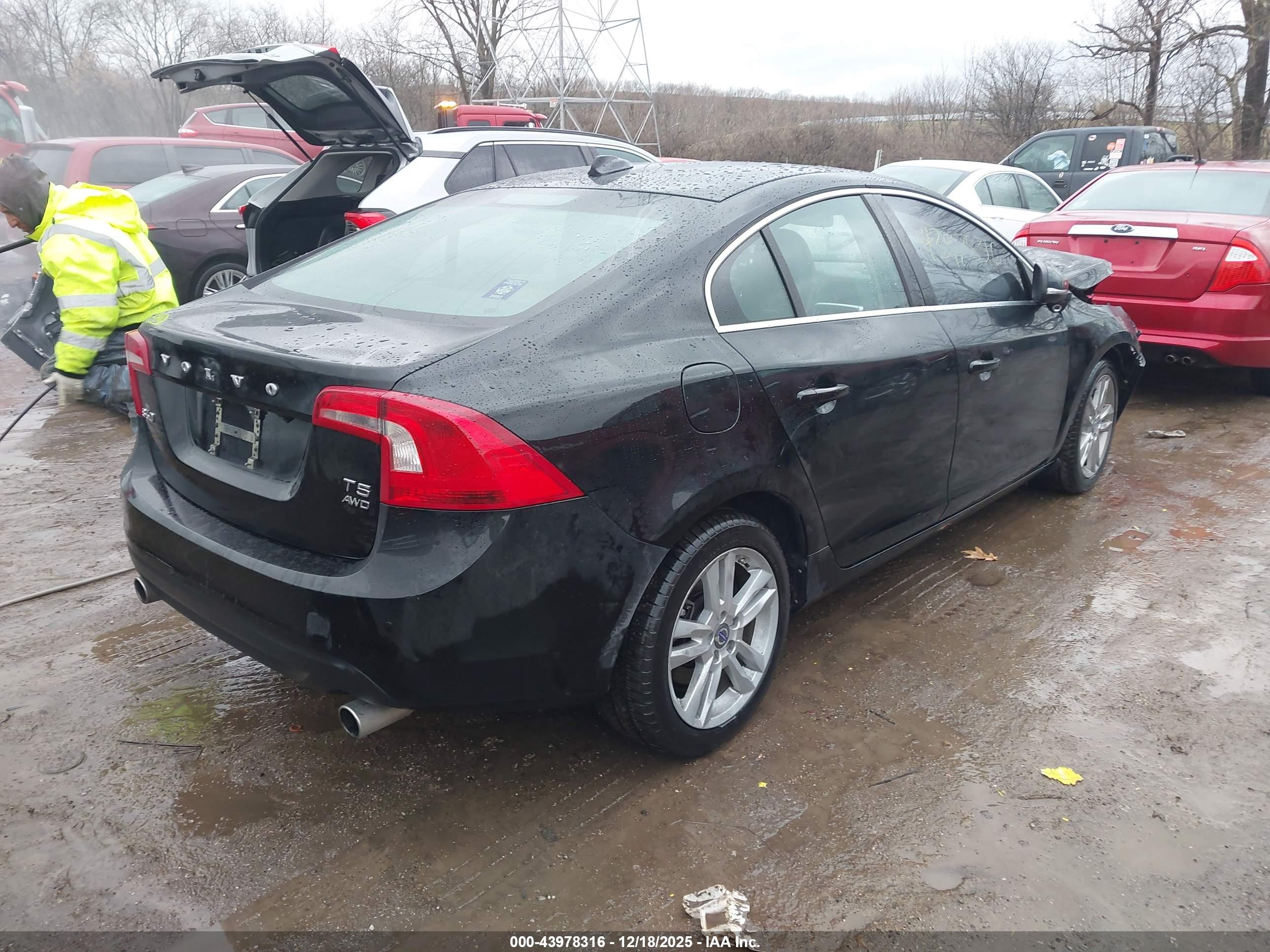 VOLVO S60 image 4