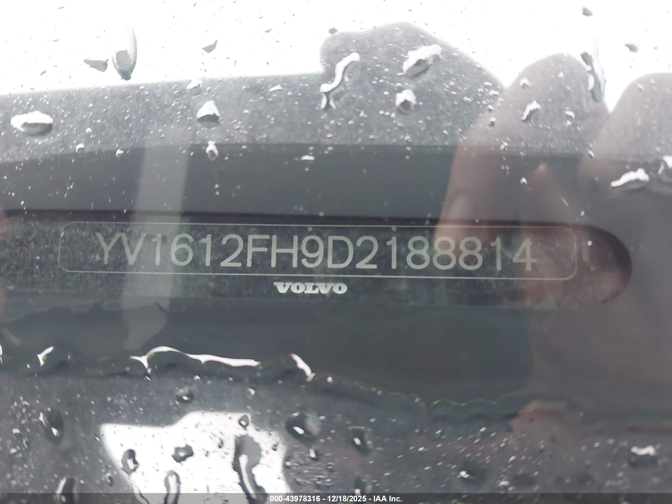 VOLVO S60 image 9