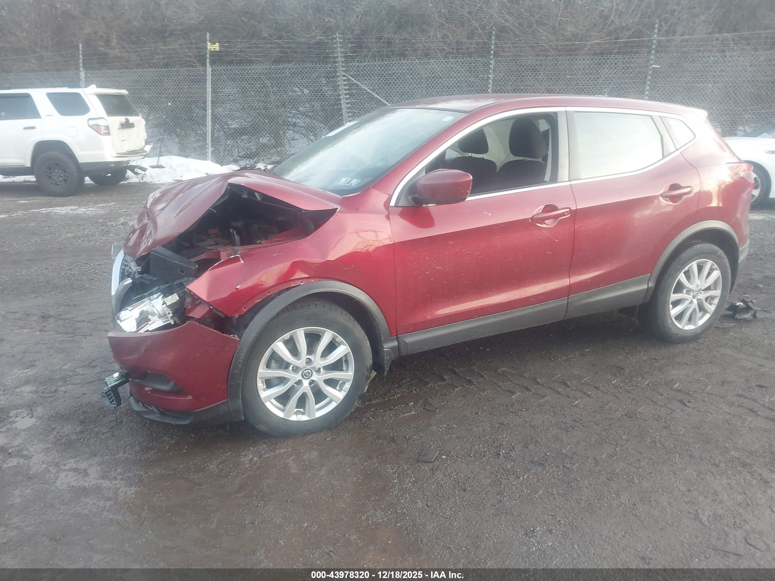 NISSAN ROGUE image 2