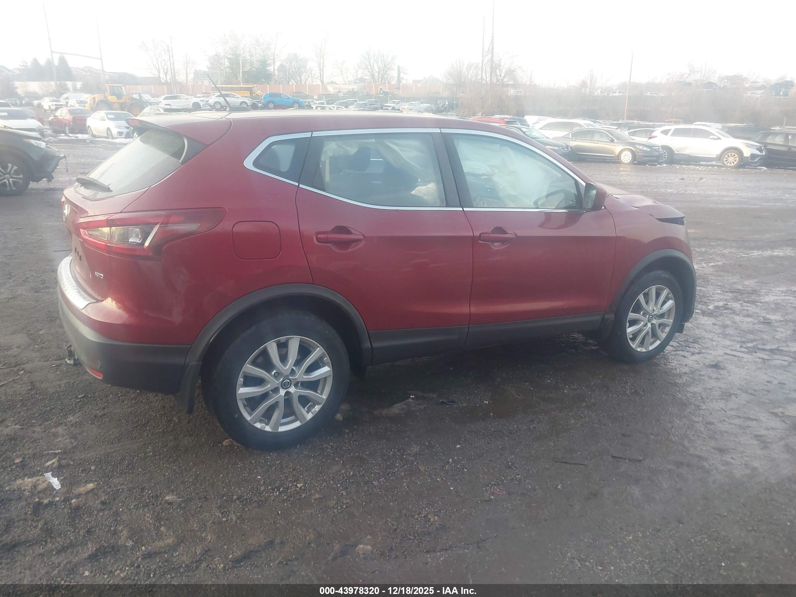 NISSAN ROGUE image 4