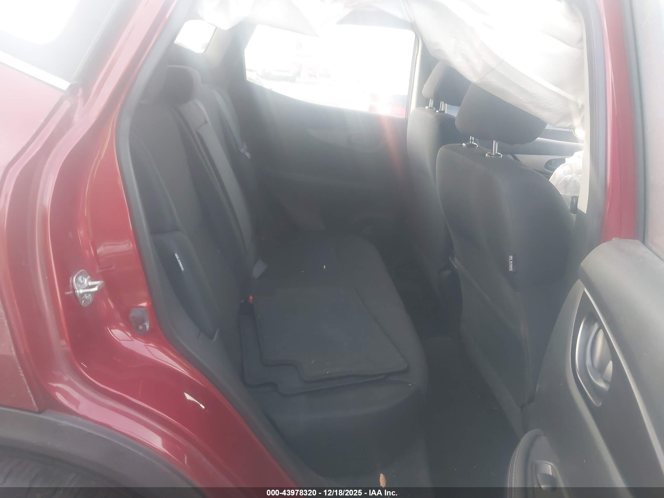 NISSAN ROGUE image 8