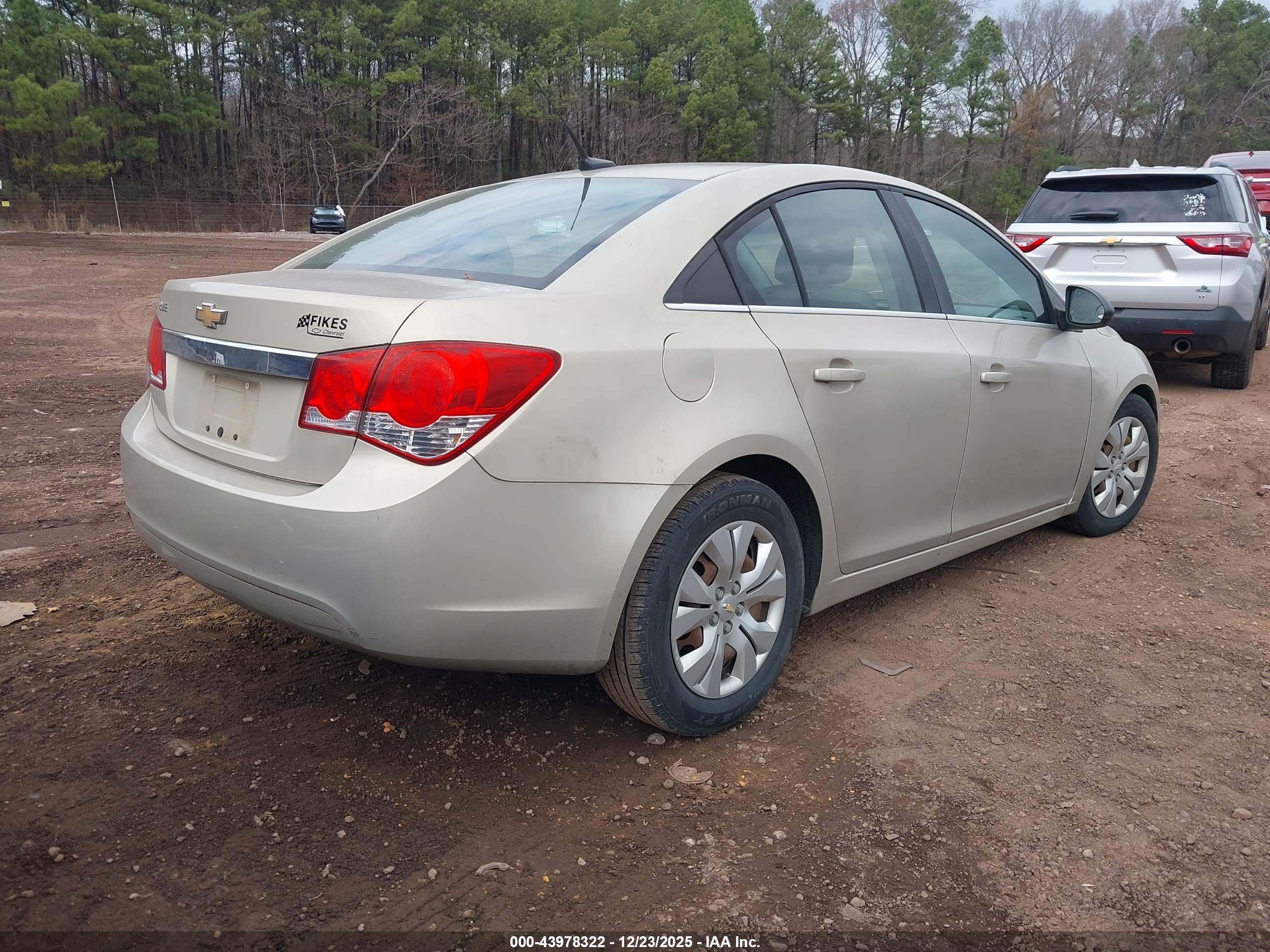 CHEVROLET CRUZE image 4