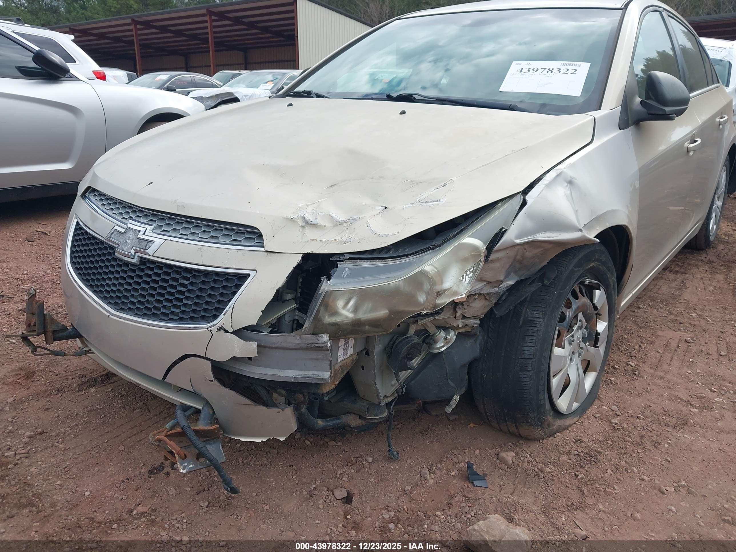 CHEVROLET CRUZE image 6