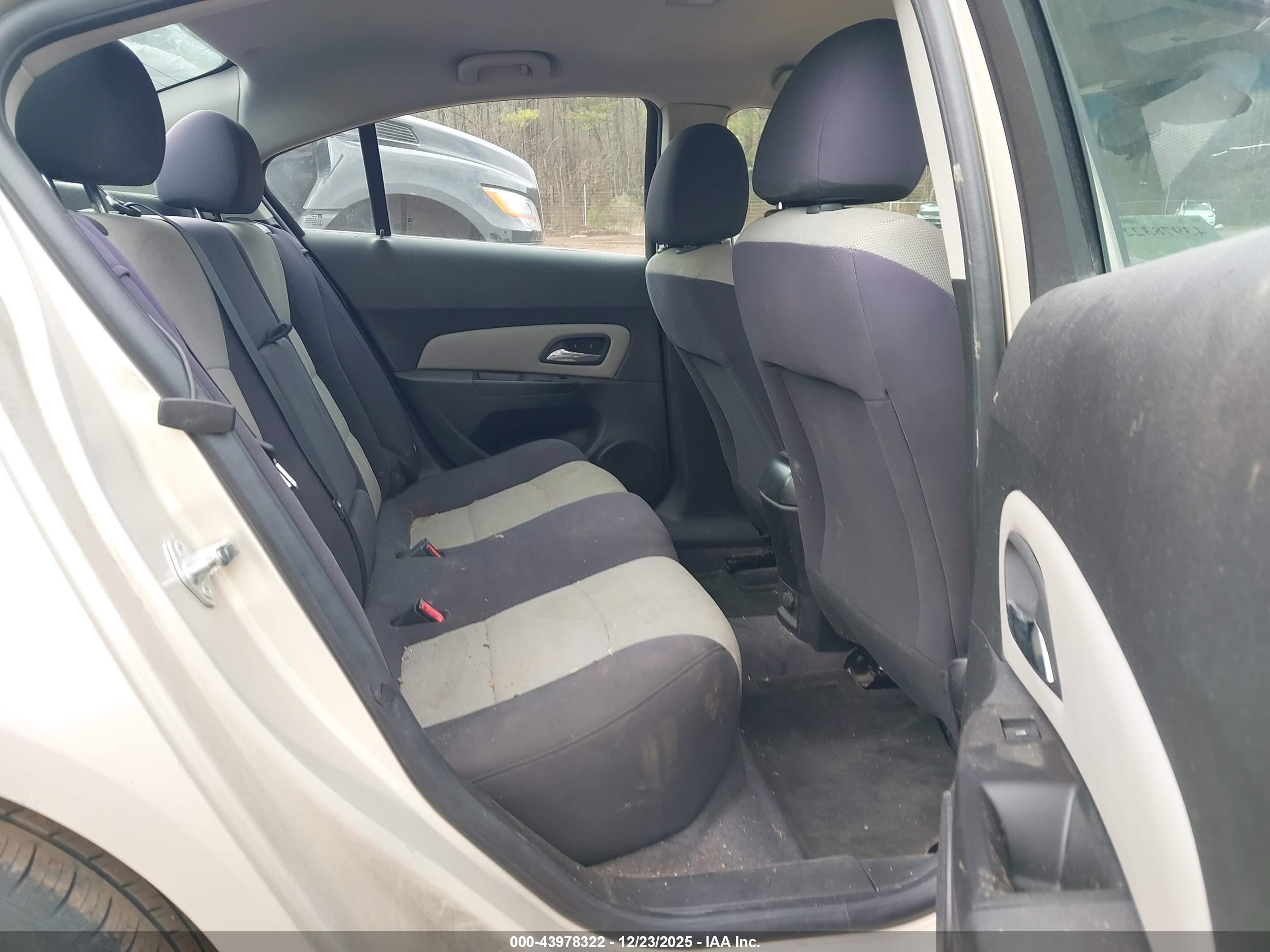 CHEVROLET CRUZE image 8