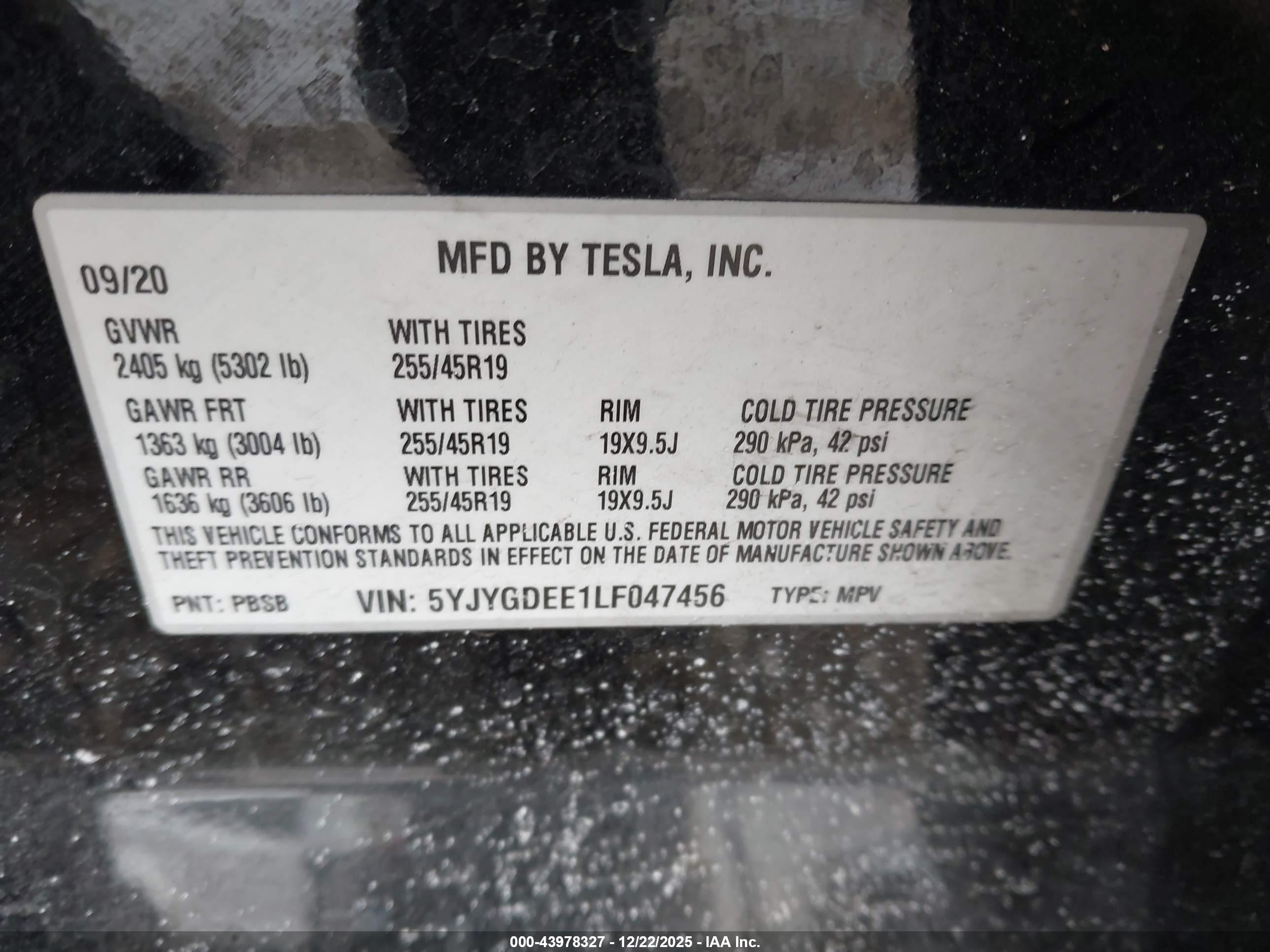 TESLA MODEL image 9