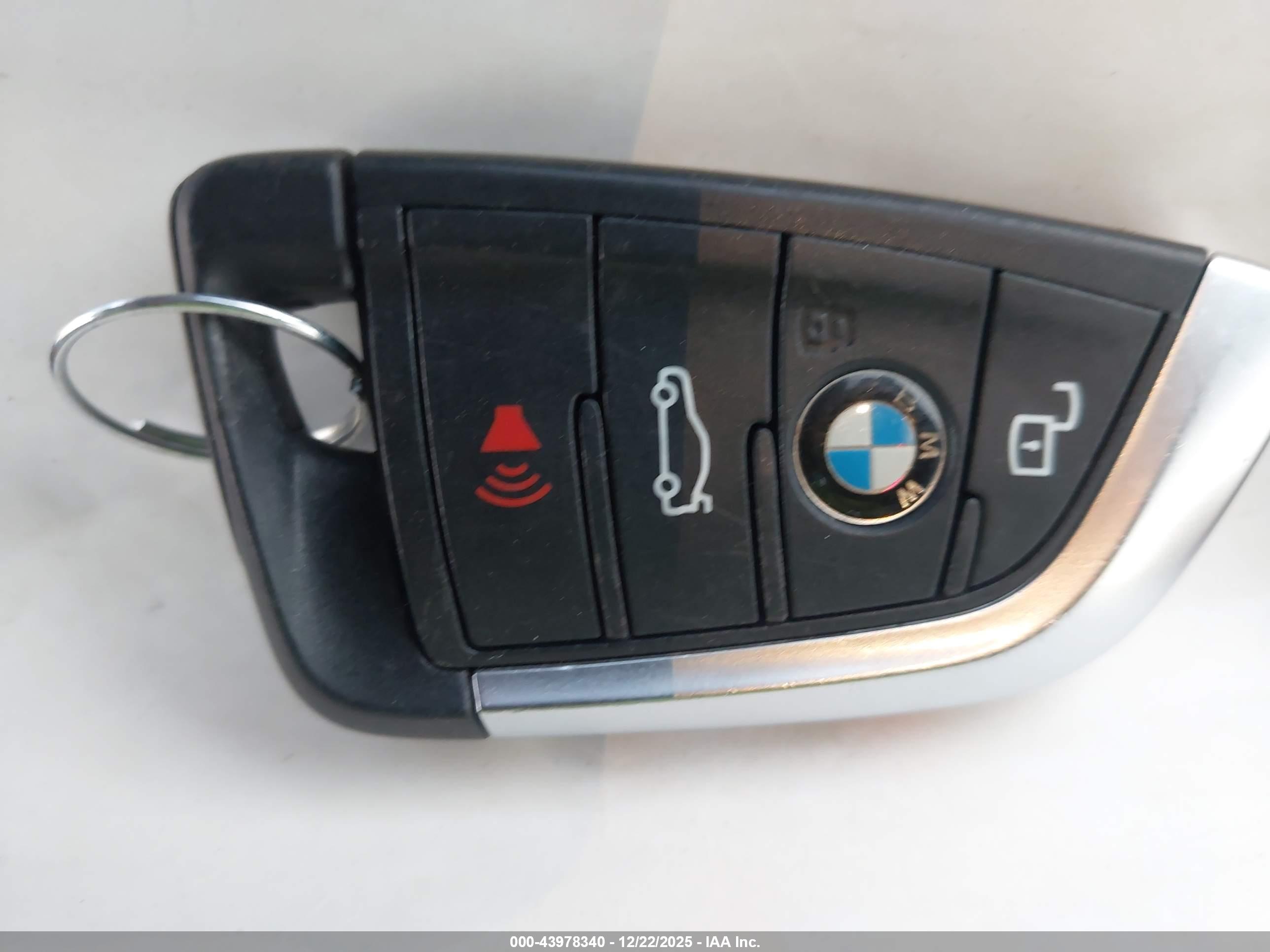 BMW I4 image 11