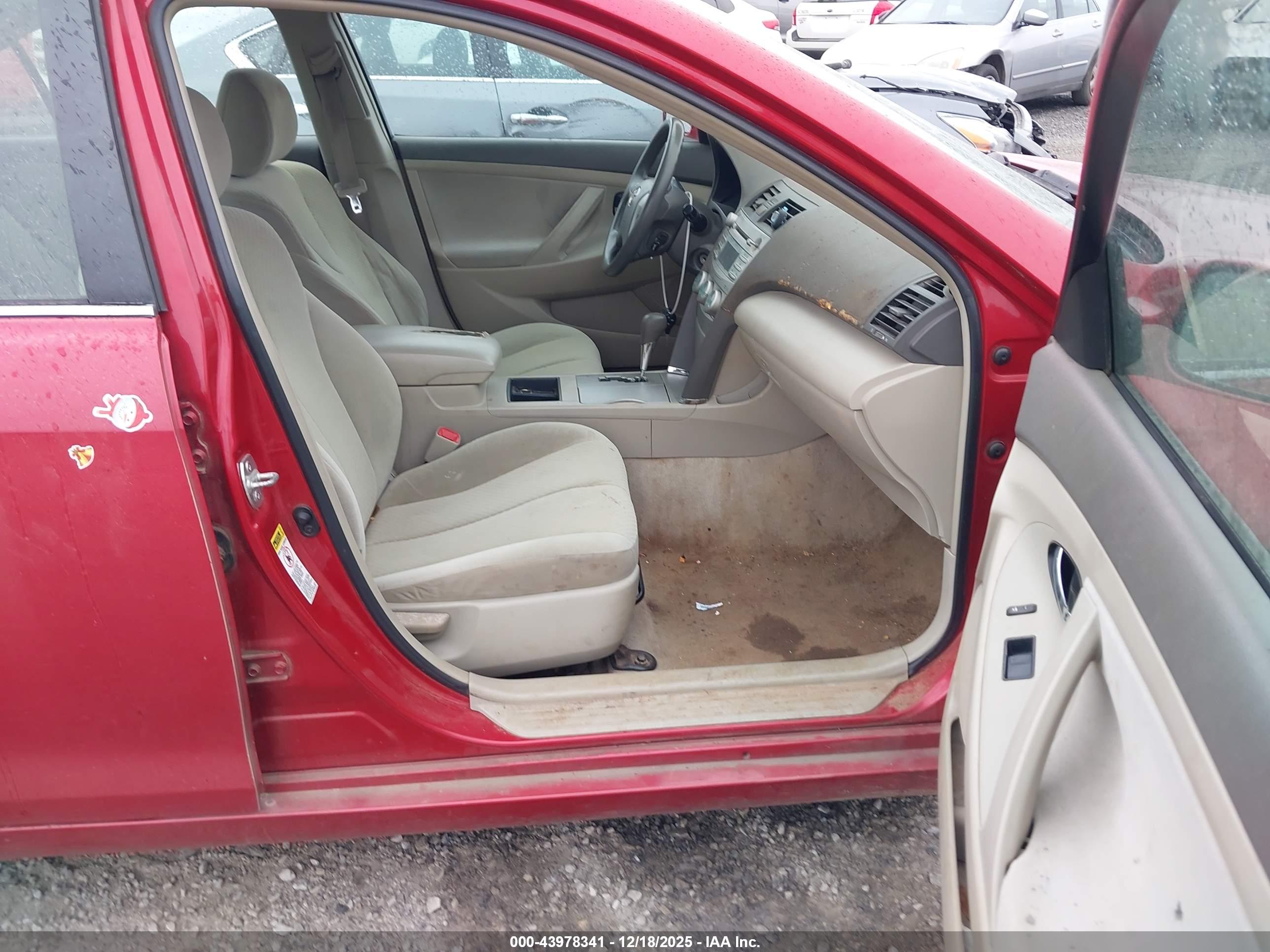 TOYOTA CAMRY image 5