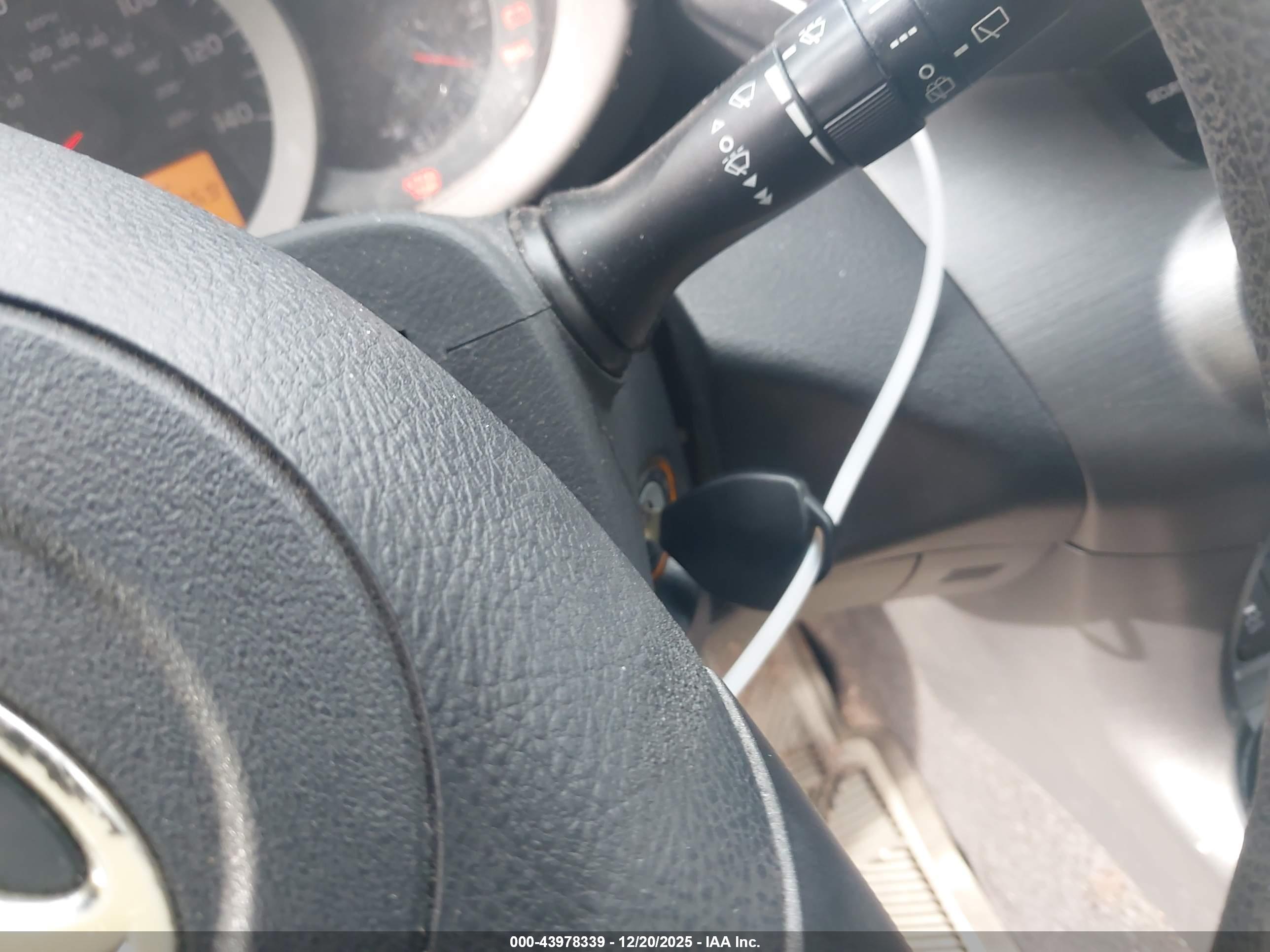 TOYOTA RAV4 image 11
