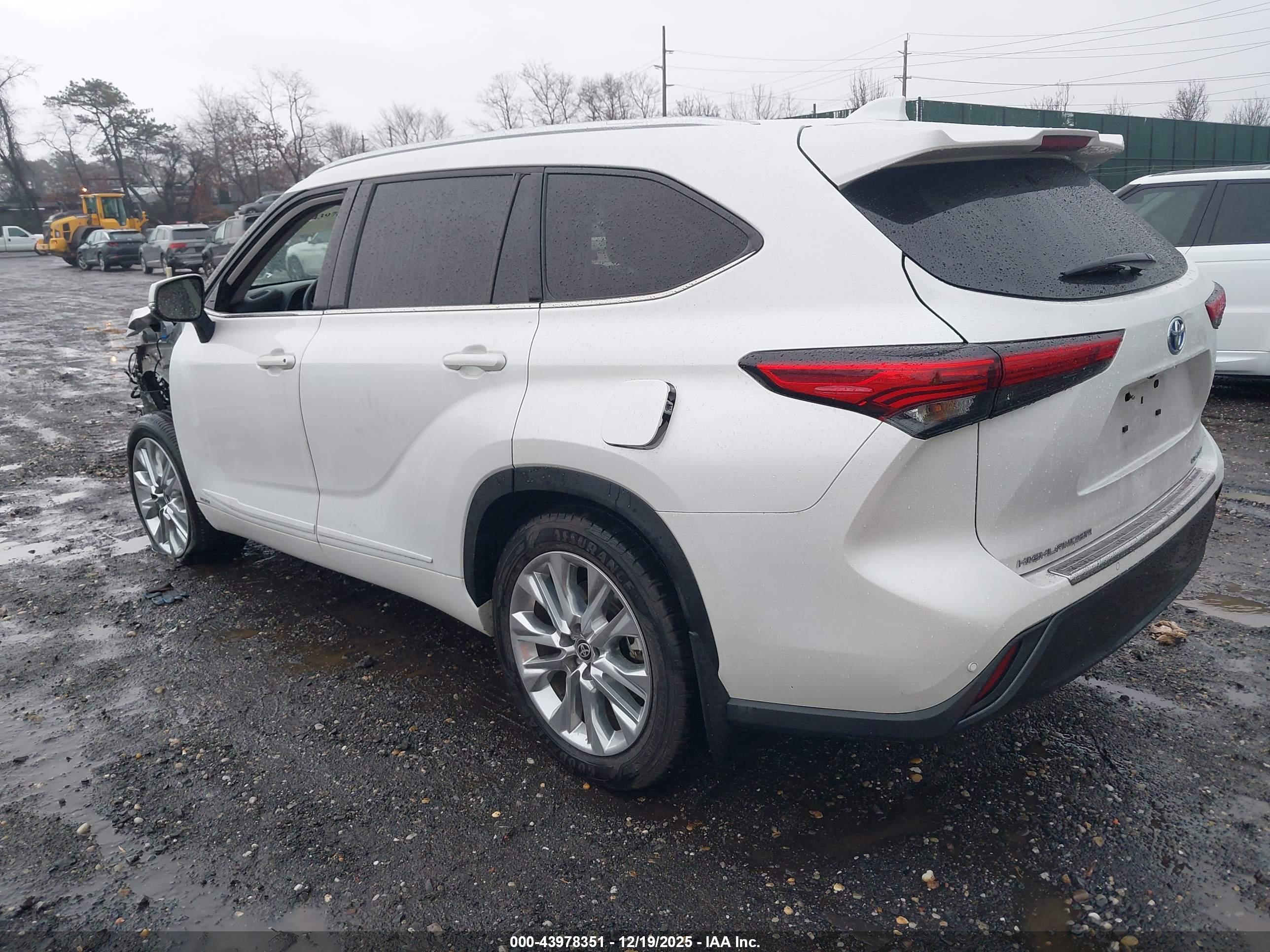 TOYOTA HIGHLANDER image 3