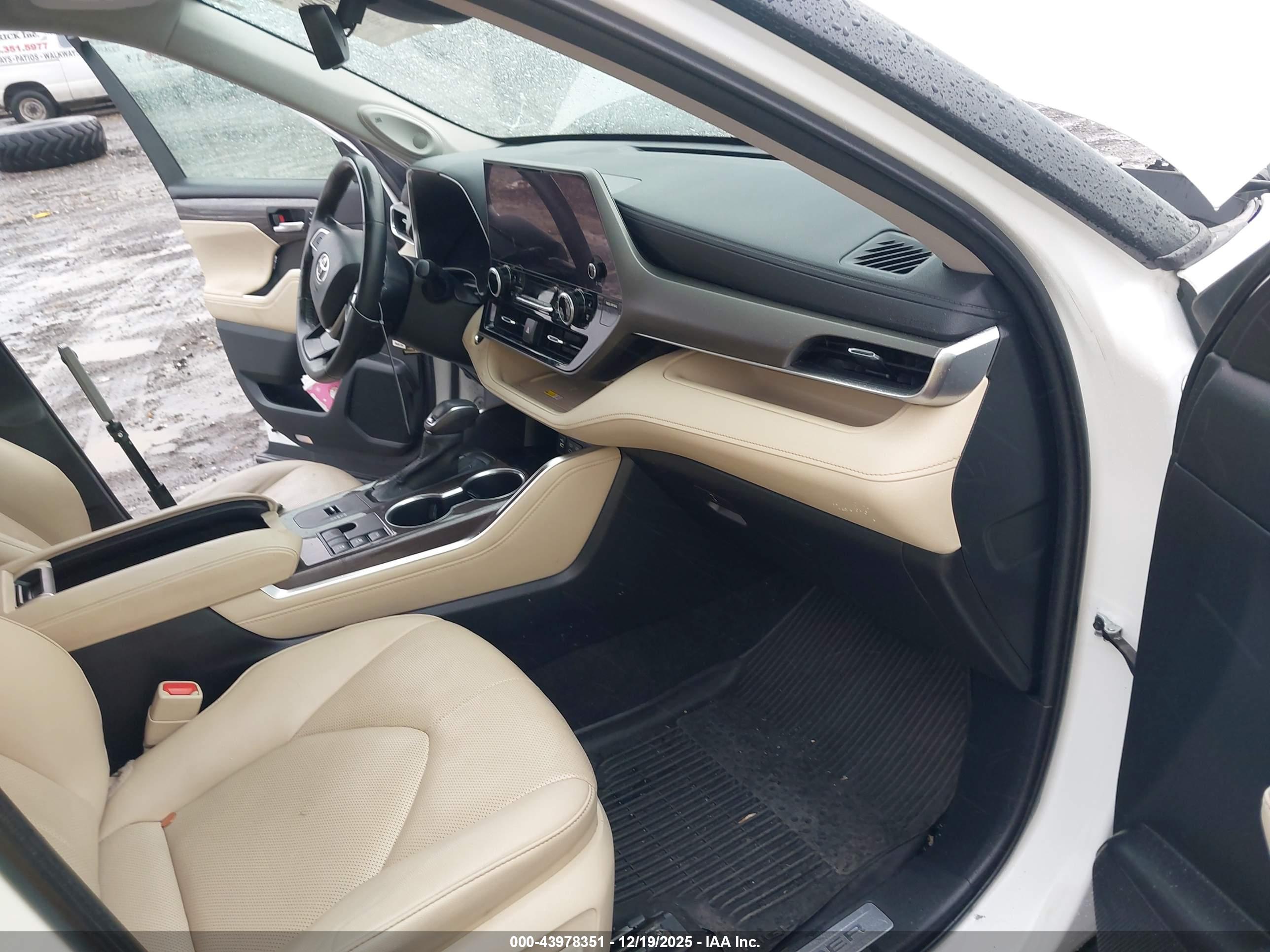 TOYOTA HIGHLANDER image 5