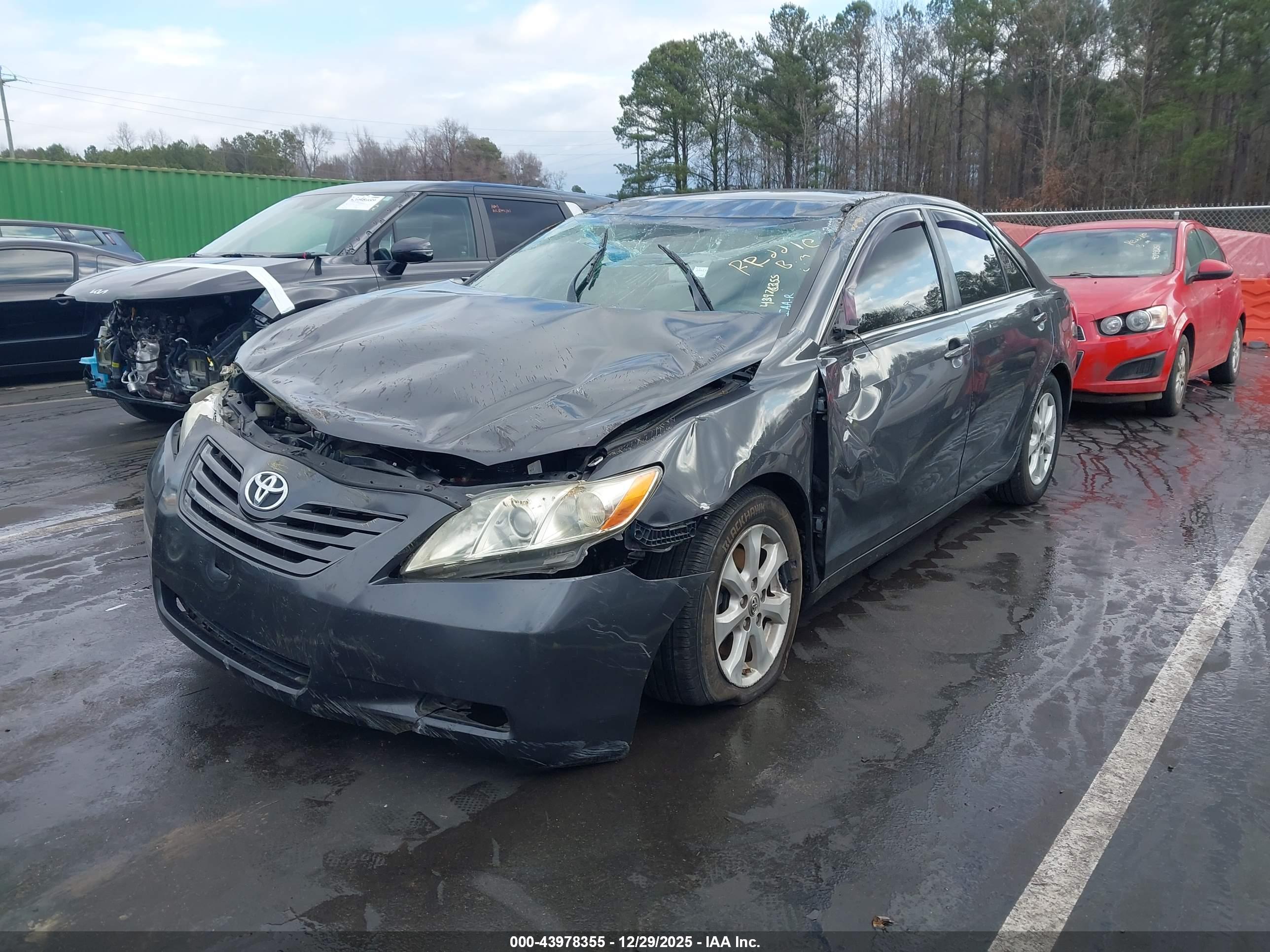 TOYOTA CAMRY image 2