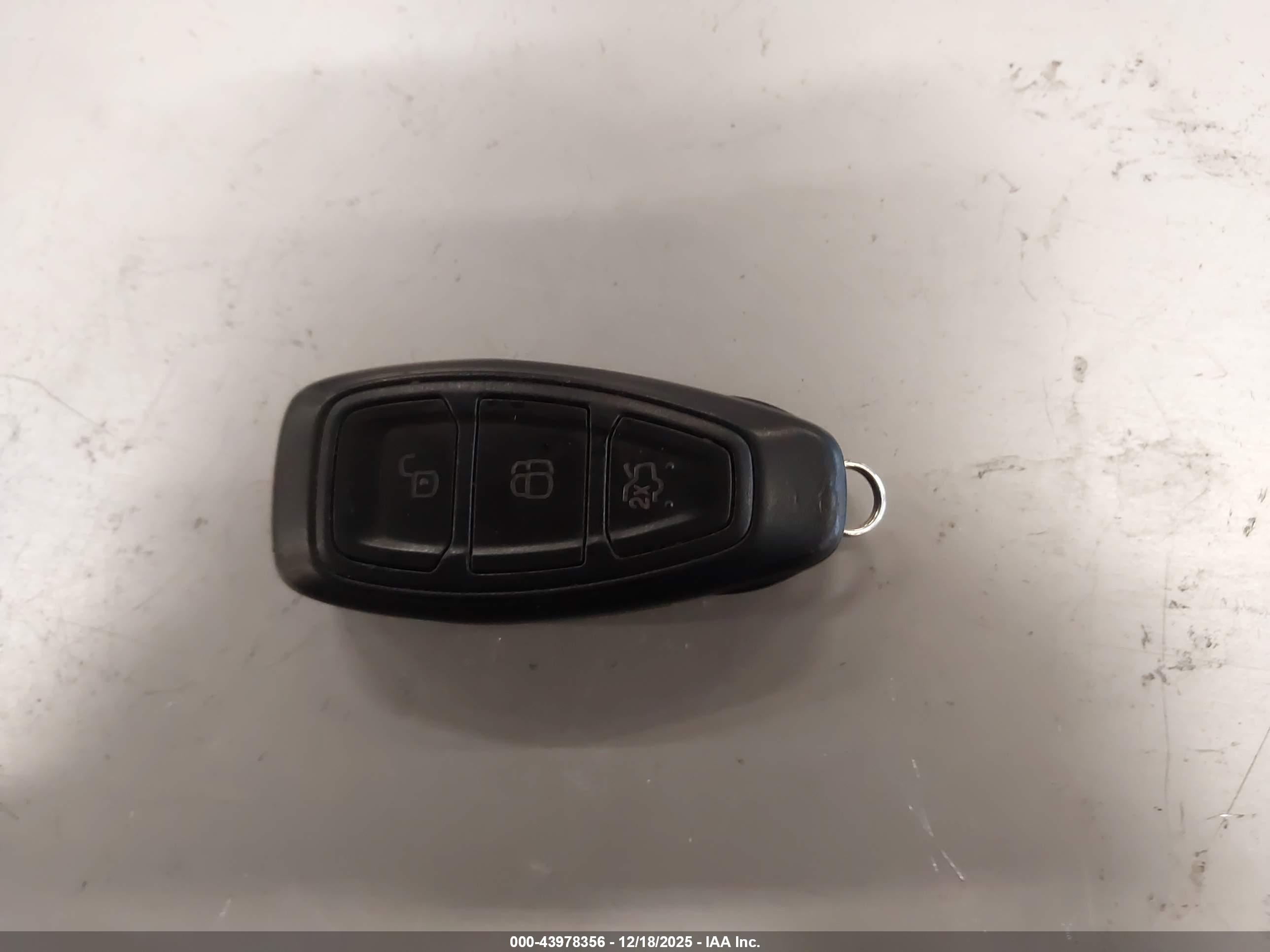 FORD FIESTA image 11