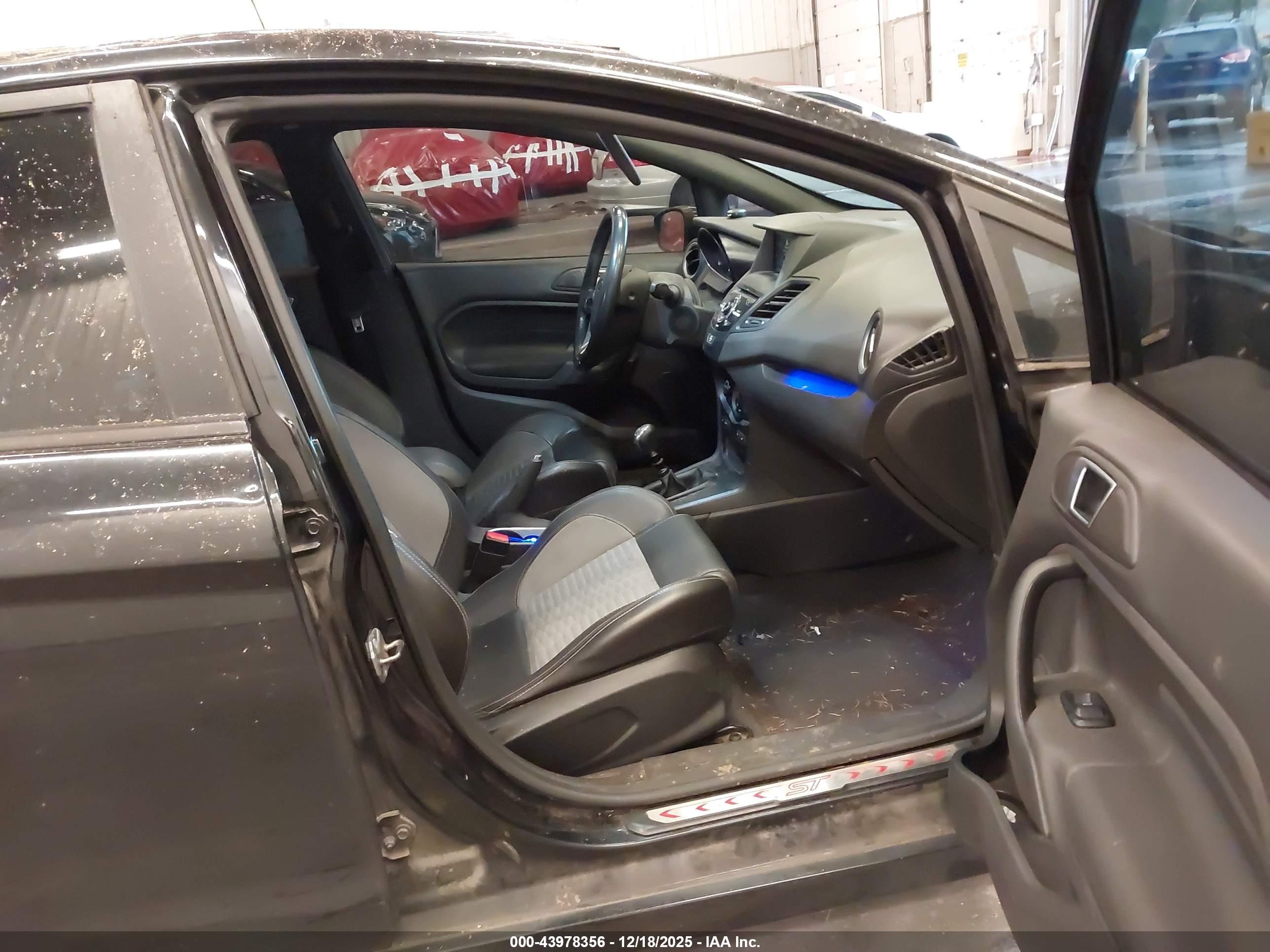 FORD FIESTA image 5