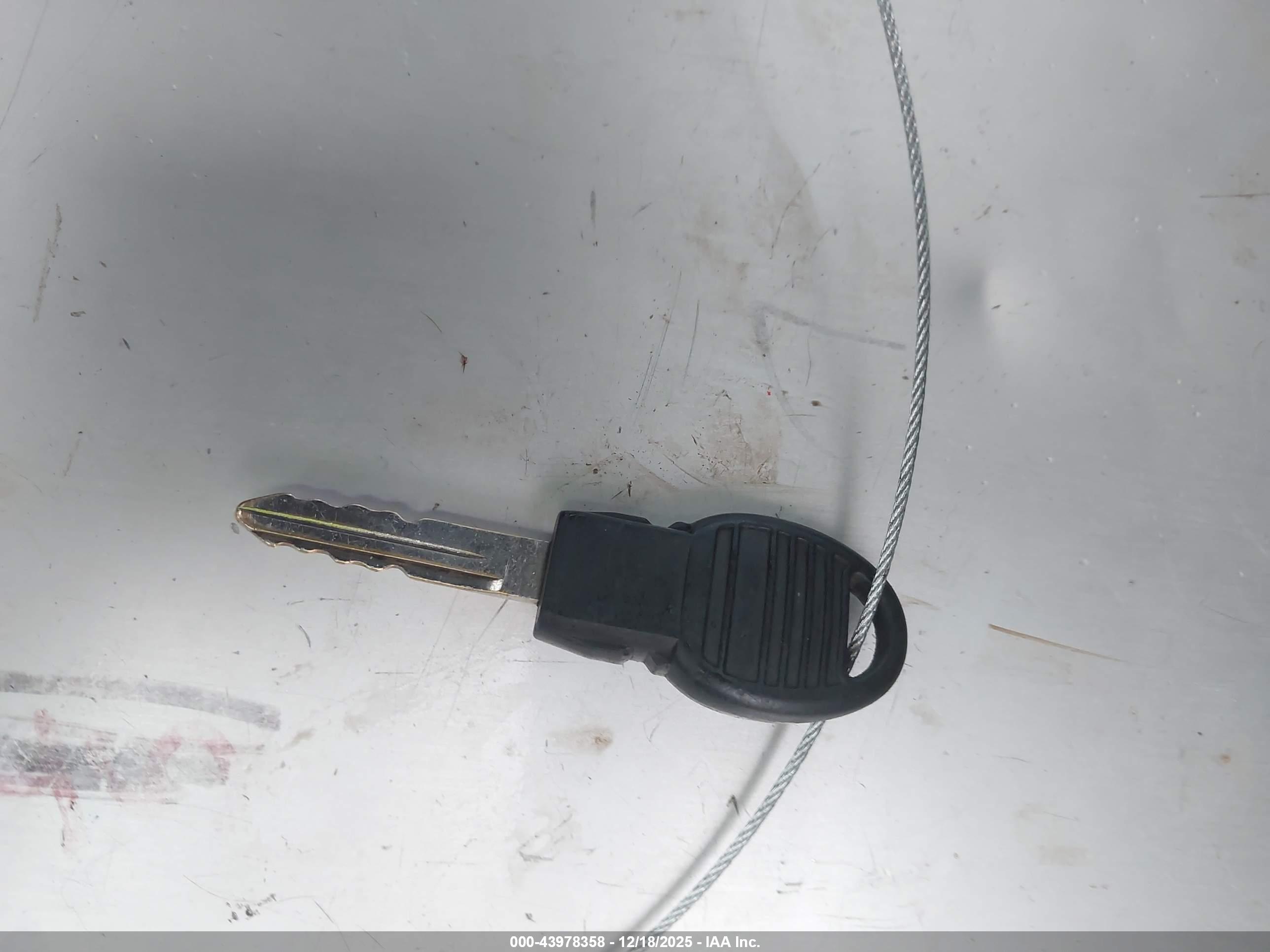 CHRYSLER 300 image 11