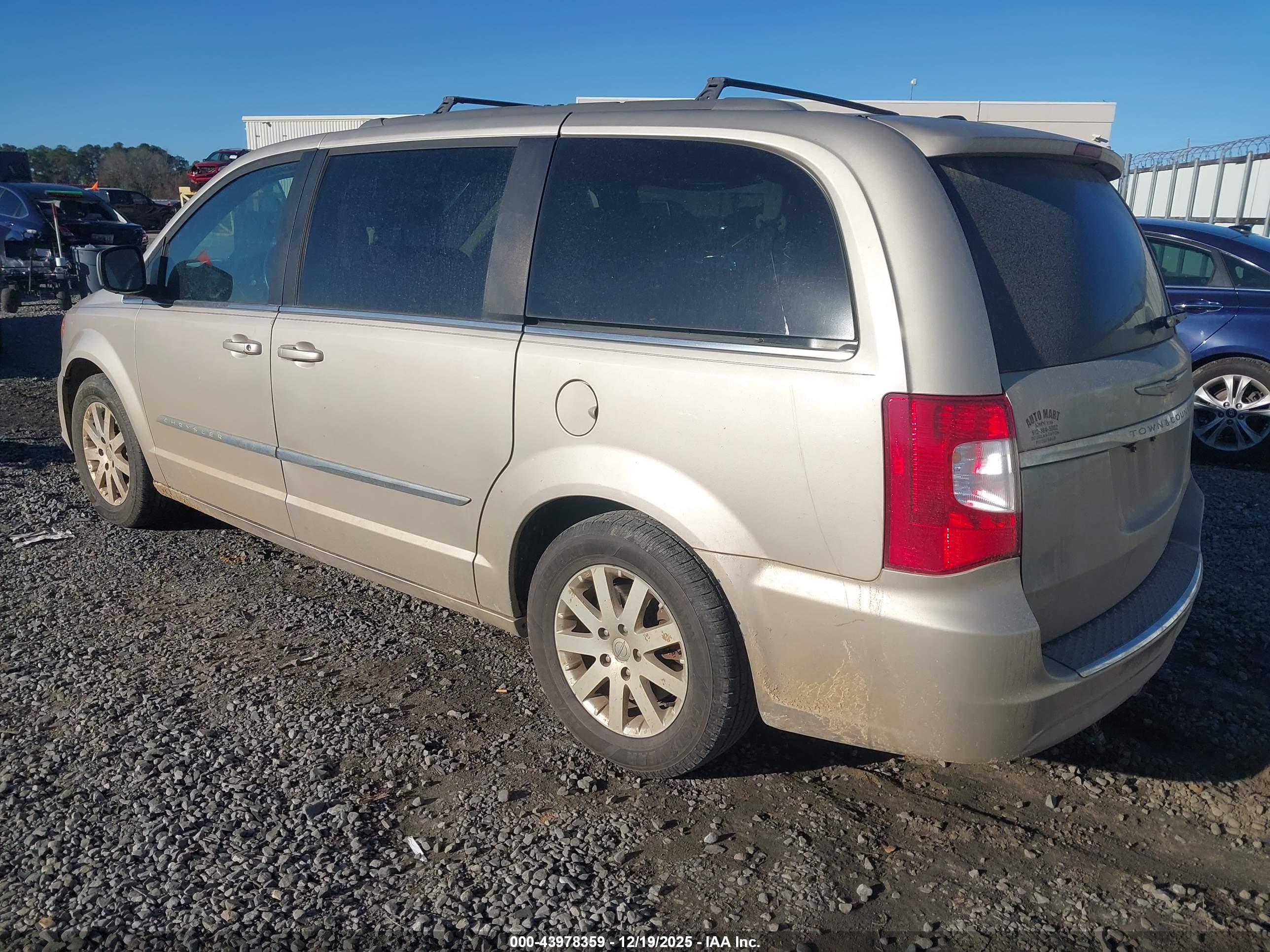CHRYSLER TOWN image 3