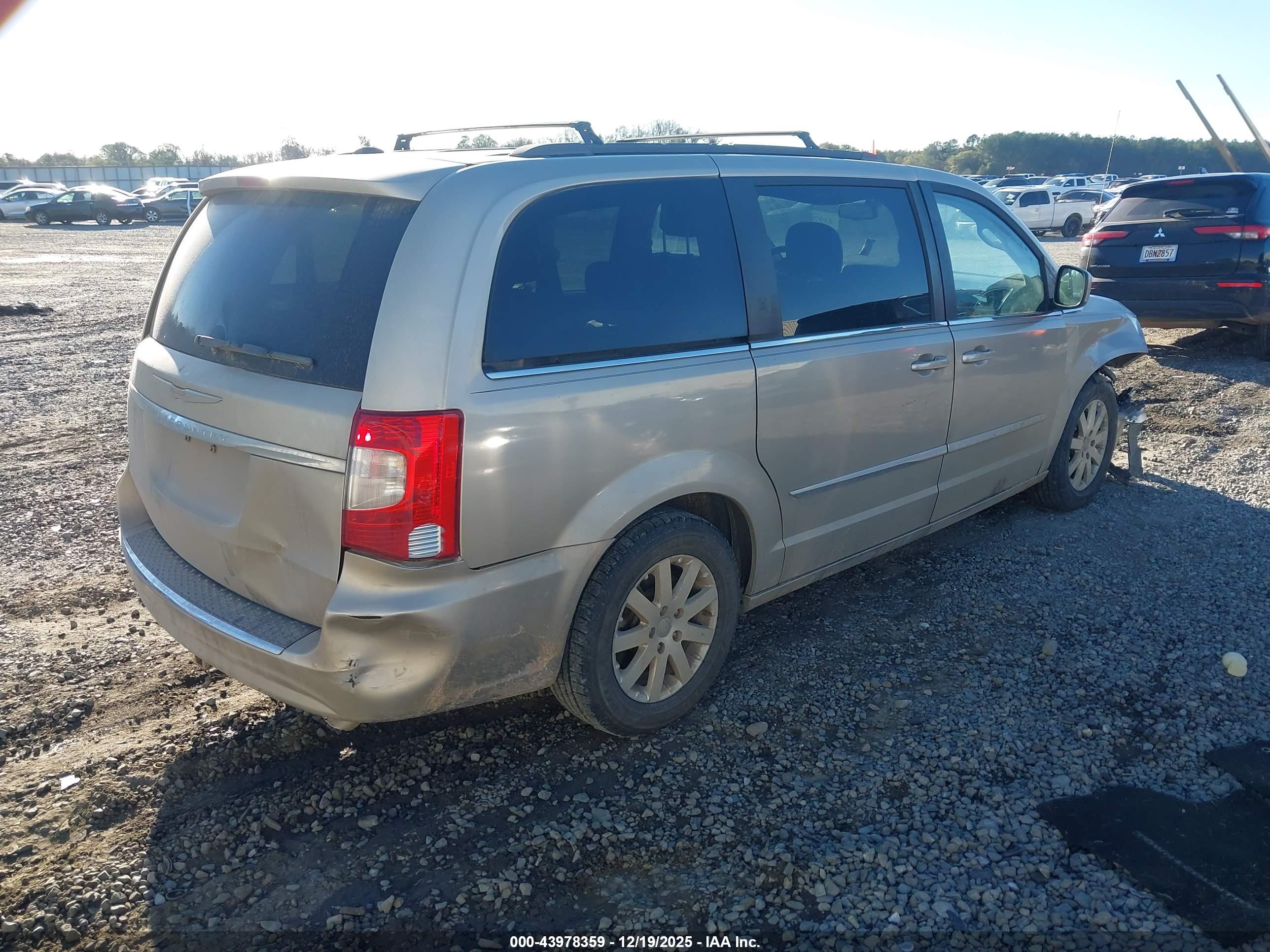 CHRYSLER TOWN image 4